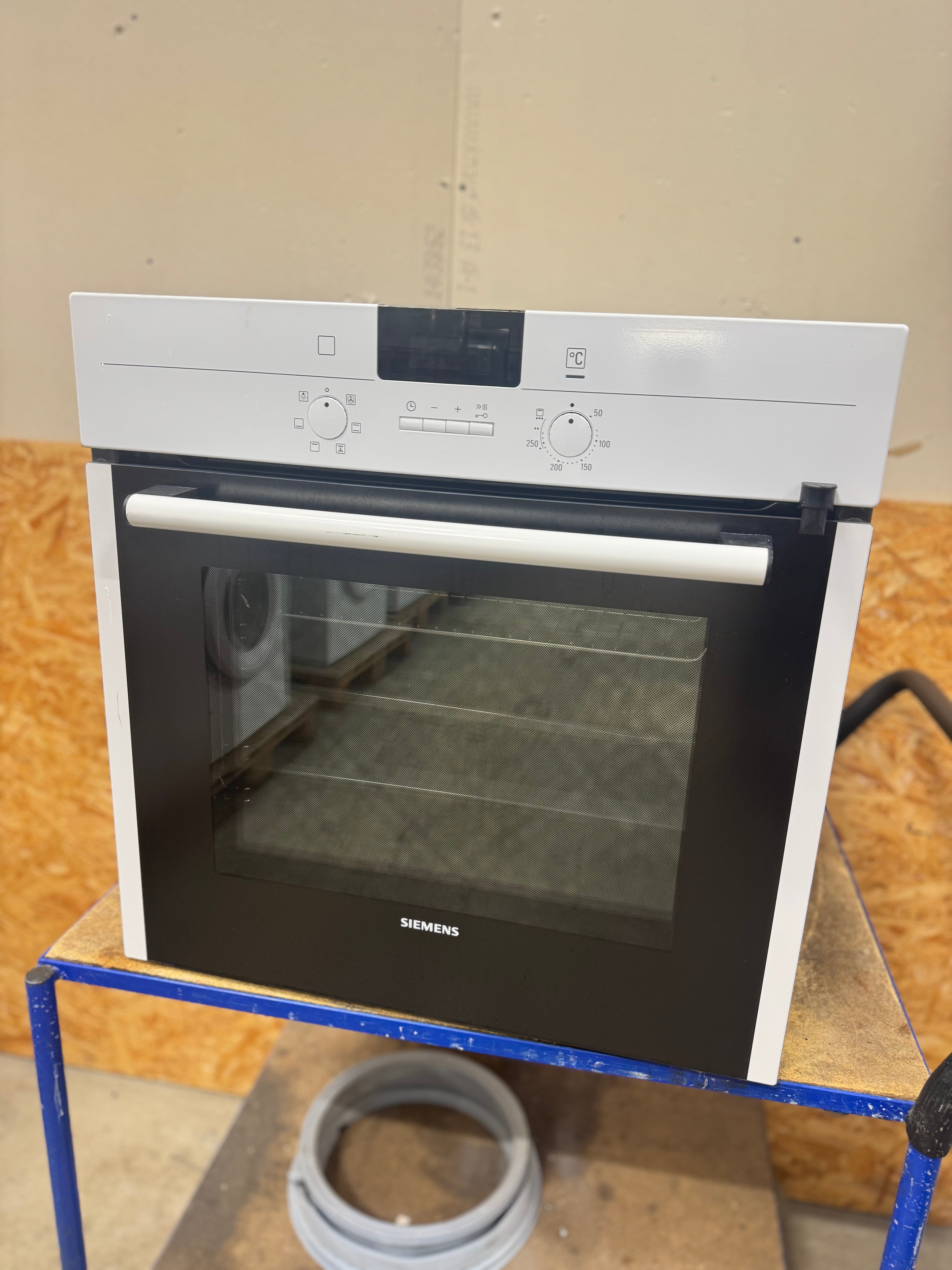 Siemens indbygningsovn HB23AB212S - D18411