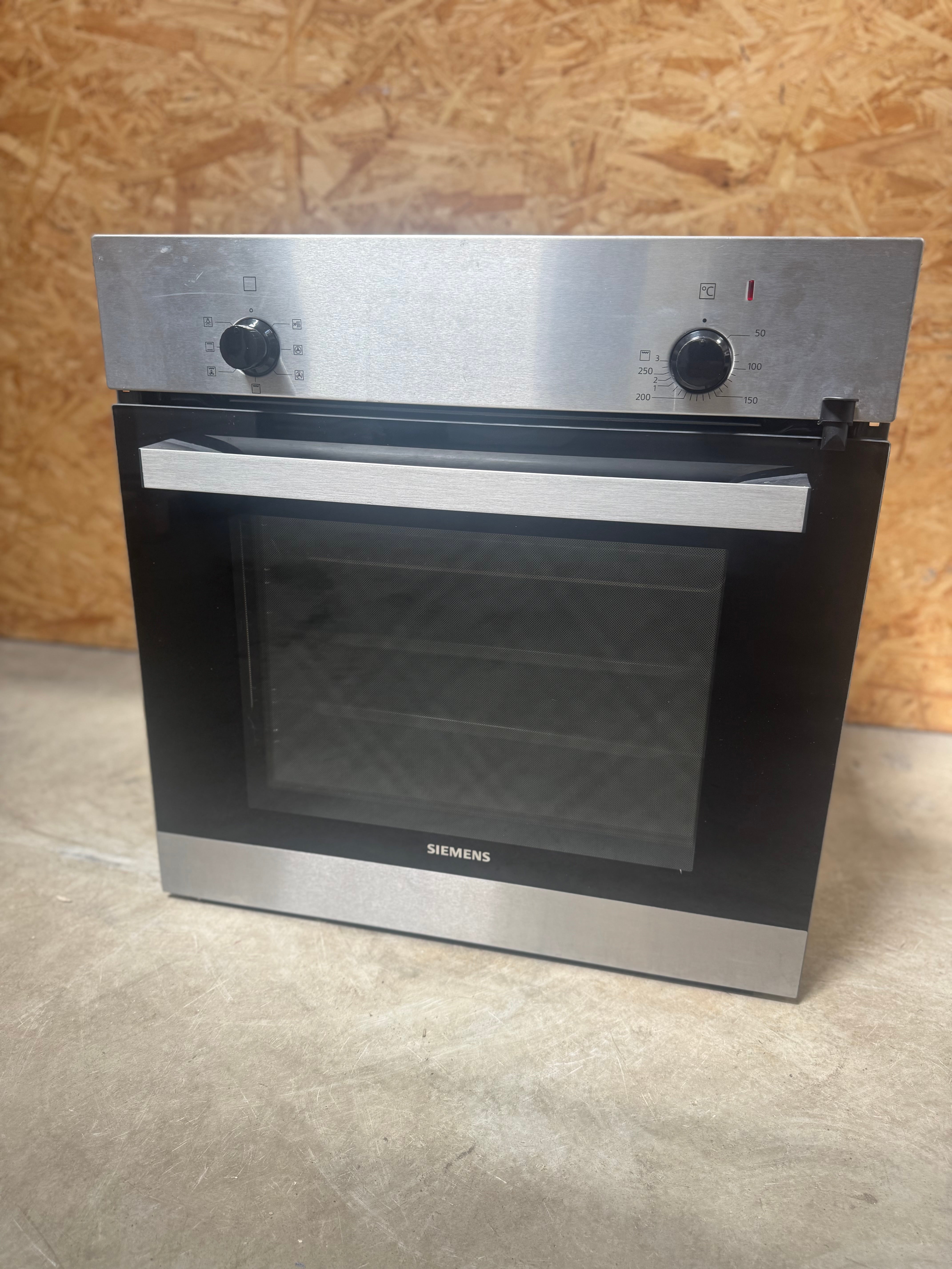 Siemens indbygningsovn HB010FBR0S - D14637