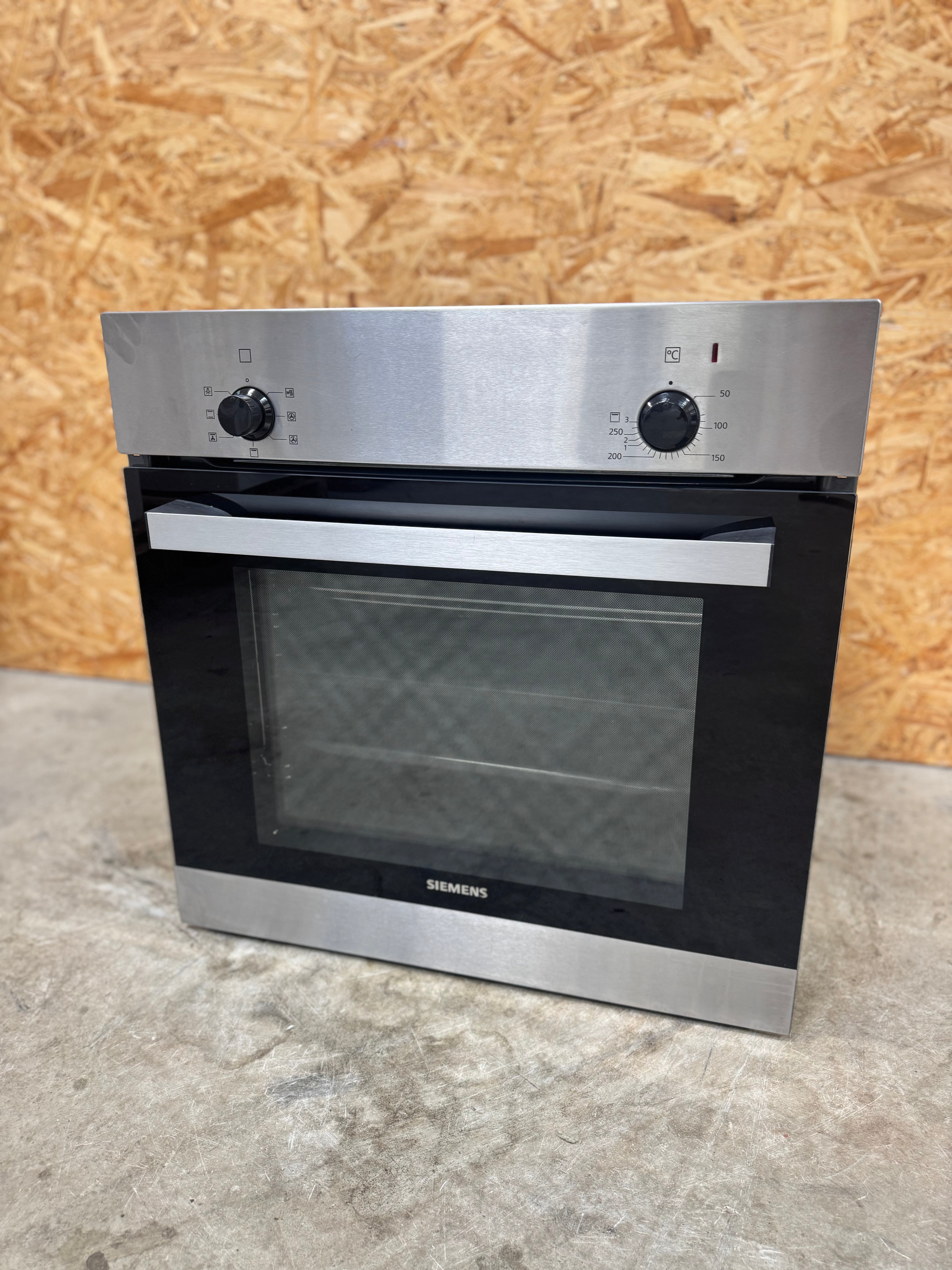 Siemens indbygningsovn HB010FBR0S - D16201