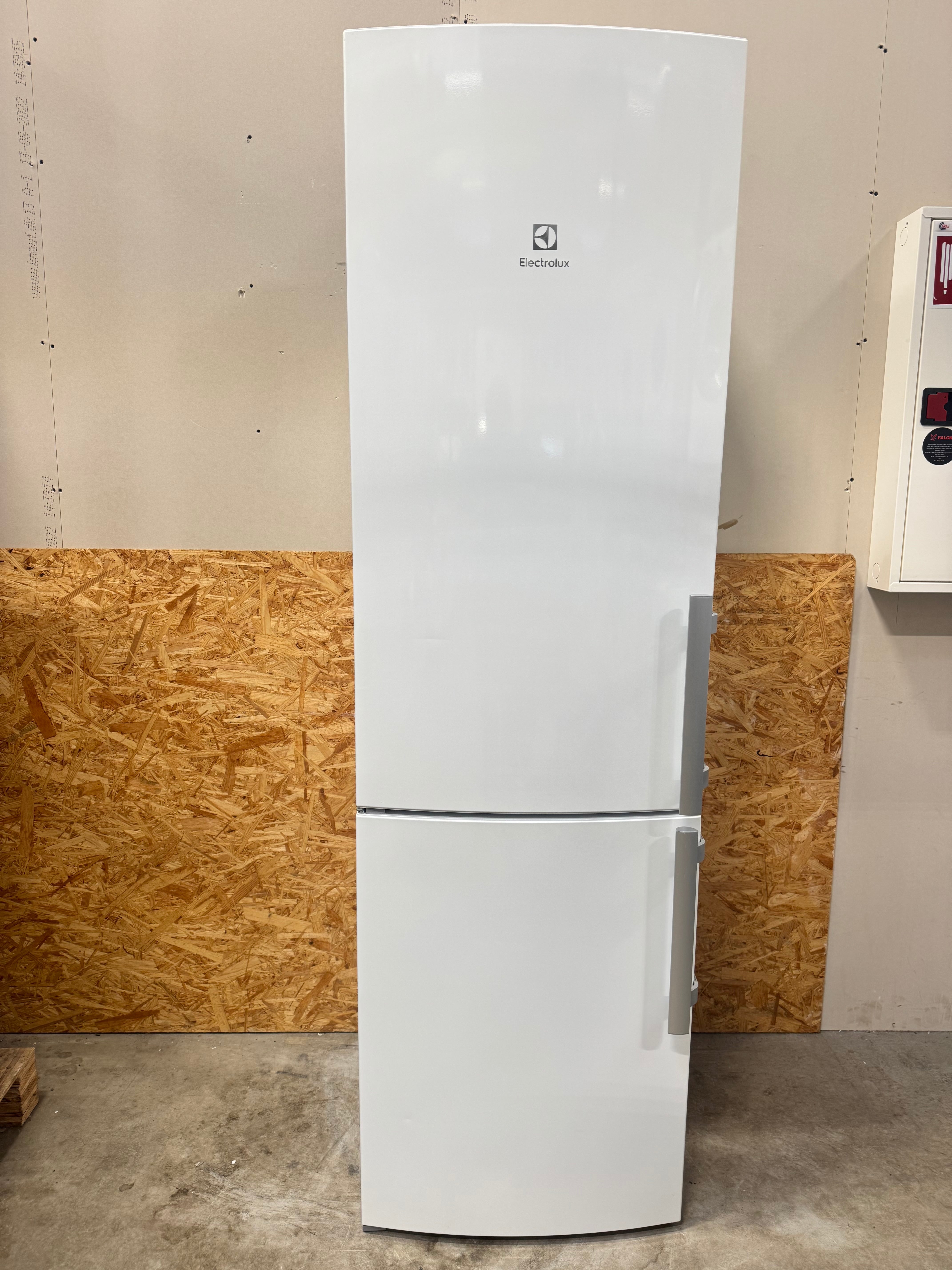 Electrolux køle/fryseskab EN3855MOW - D17762