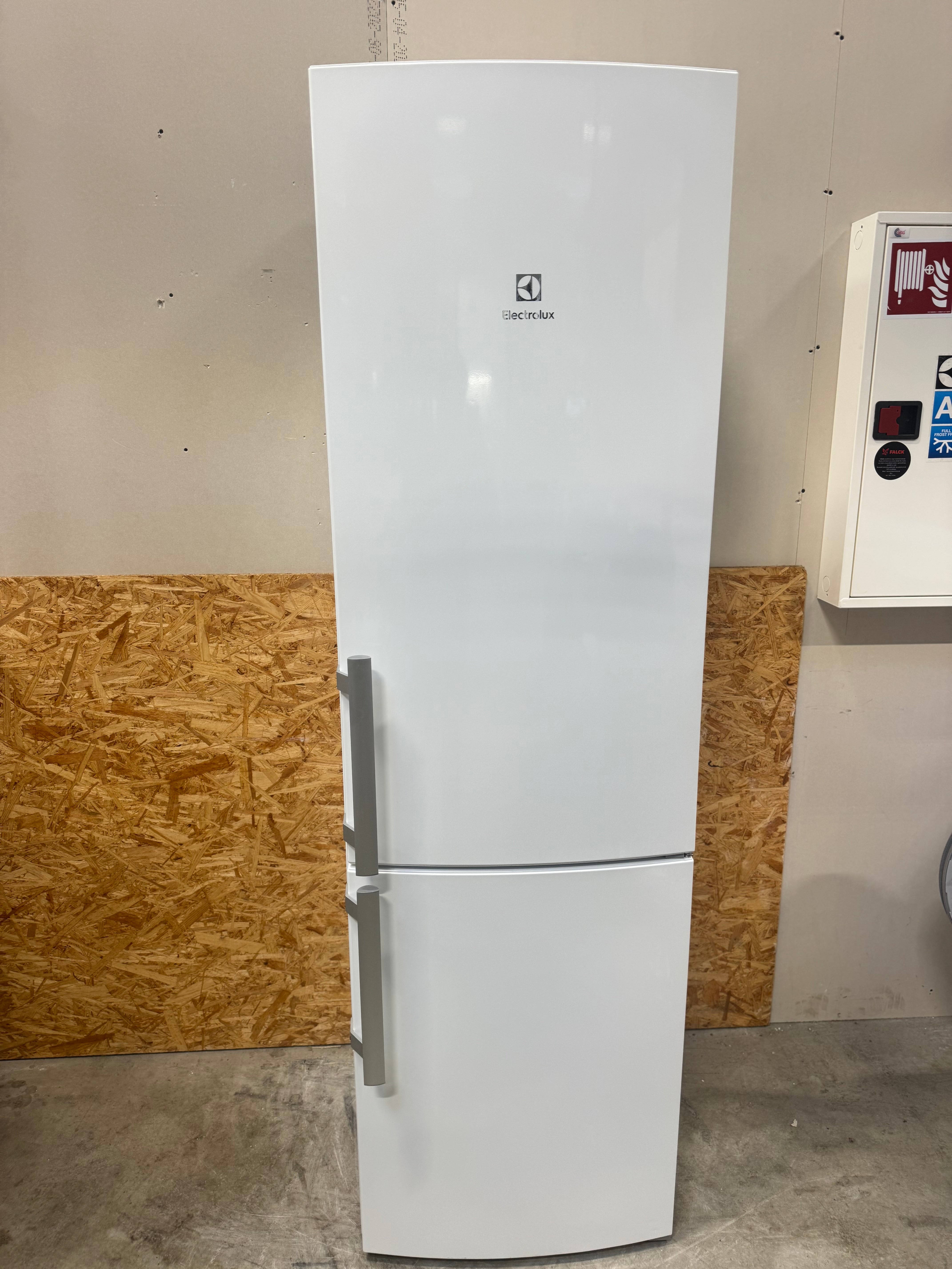 Electrolux køle/fryseskab EN3855MOW - D16507