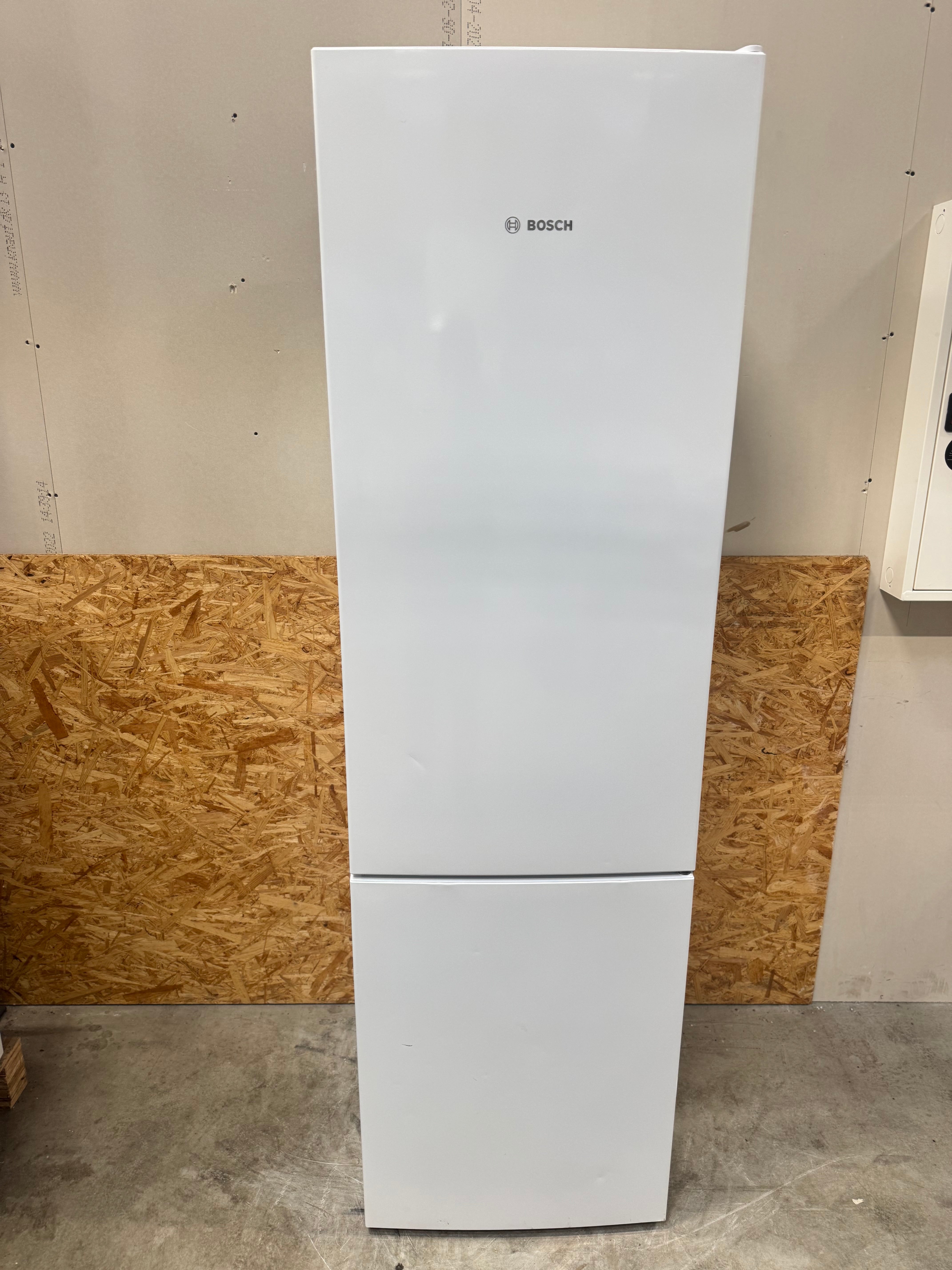 Bosch køle/fryseskab KGV39VWEA - D16487