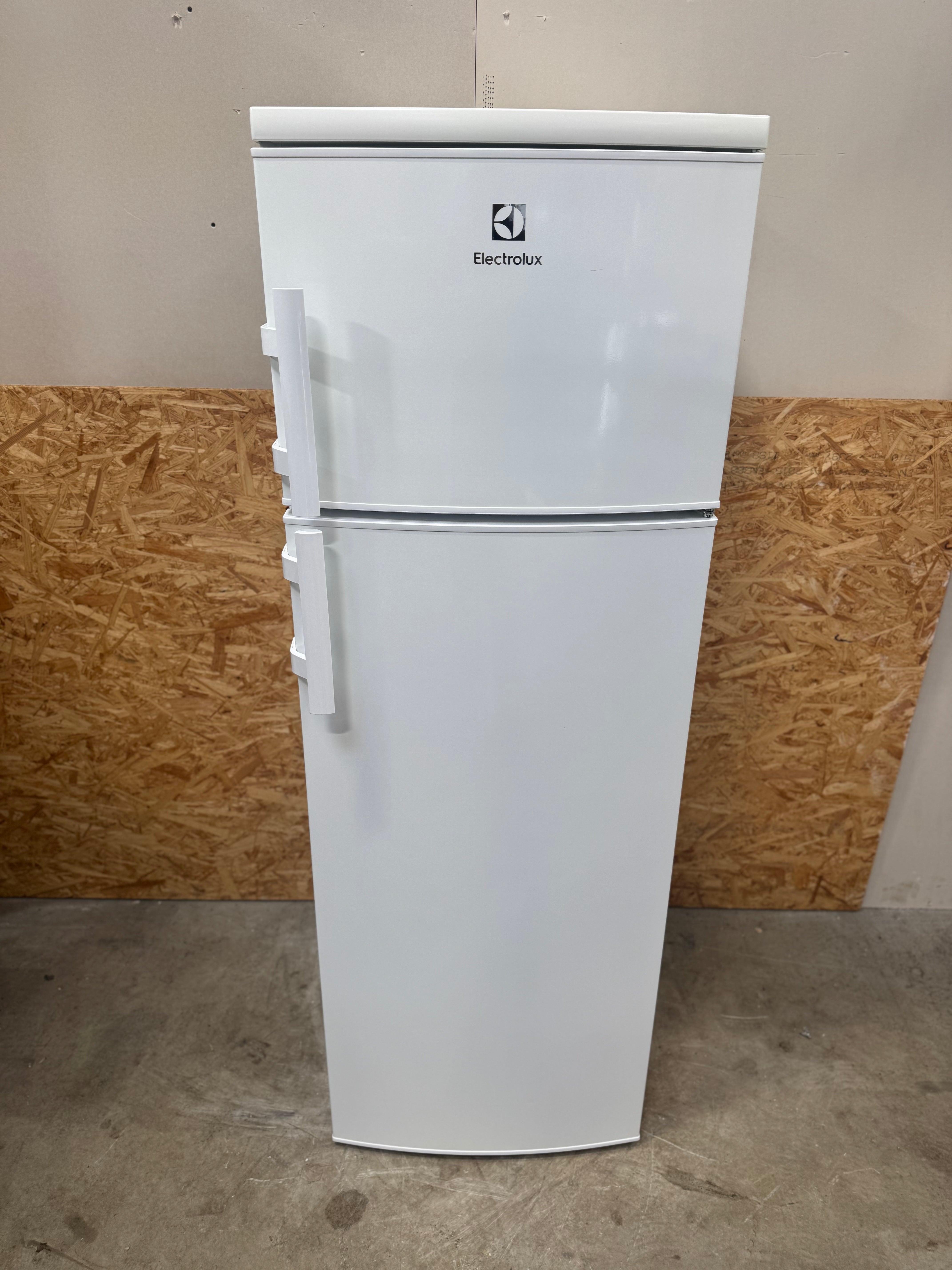 Electrolux køle/fryseskab EJ2801AOW2 - D18811