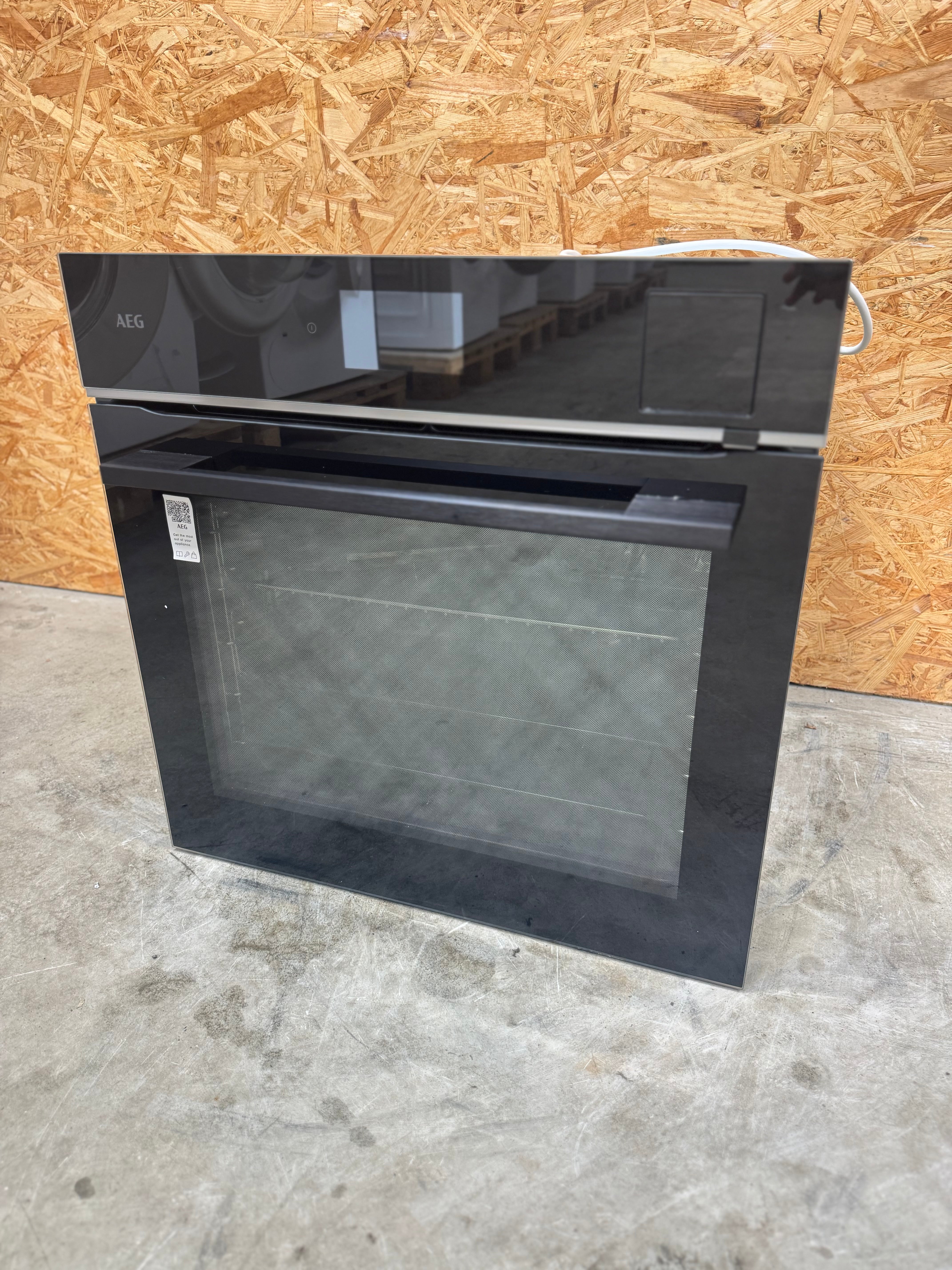 AEG indbygningsovn V8SBP731AB - D16950