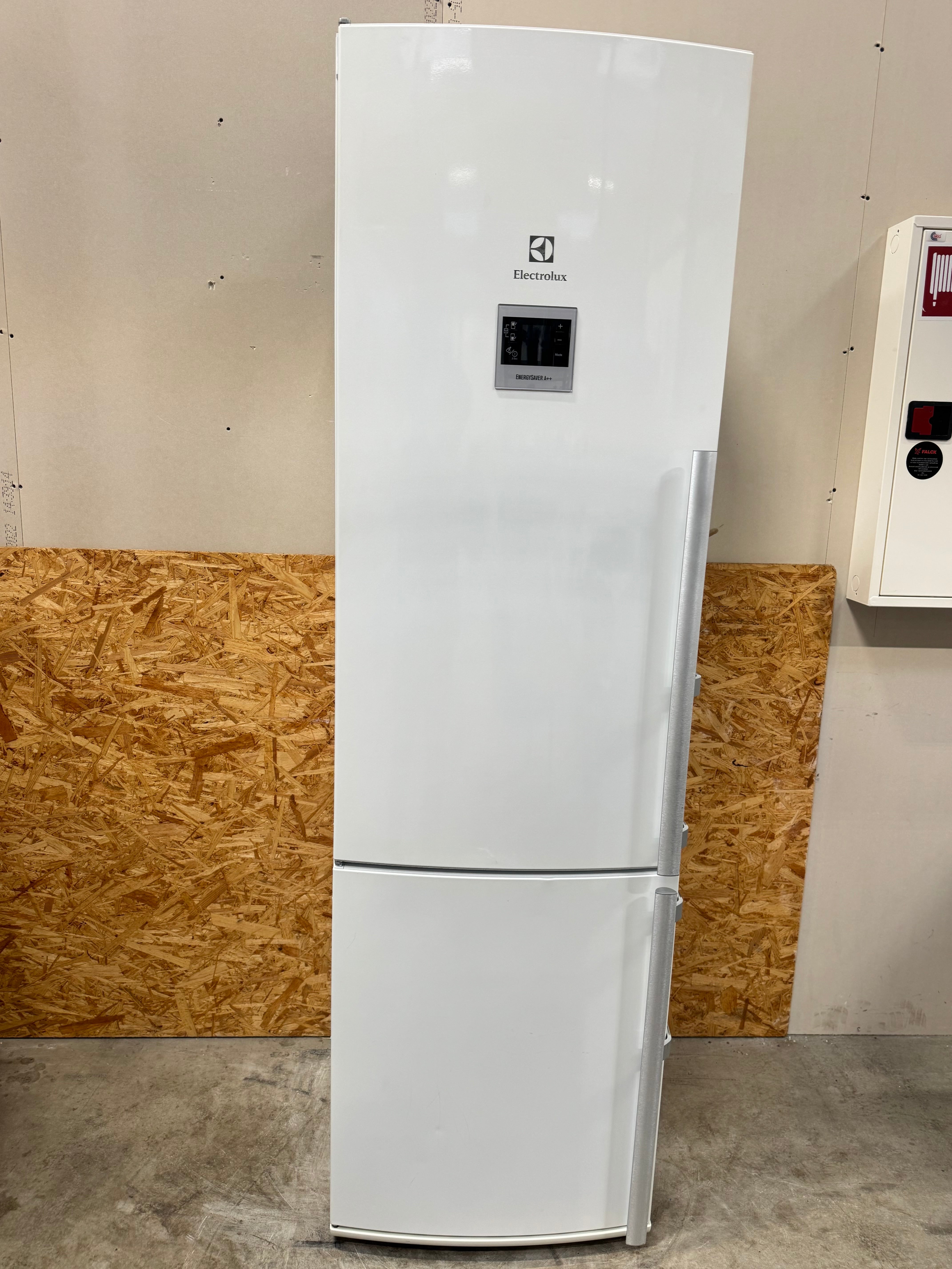 Electrolux køle/fryseskab EN4011AOW - D16237