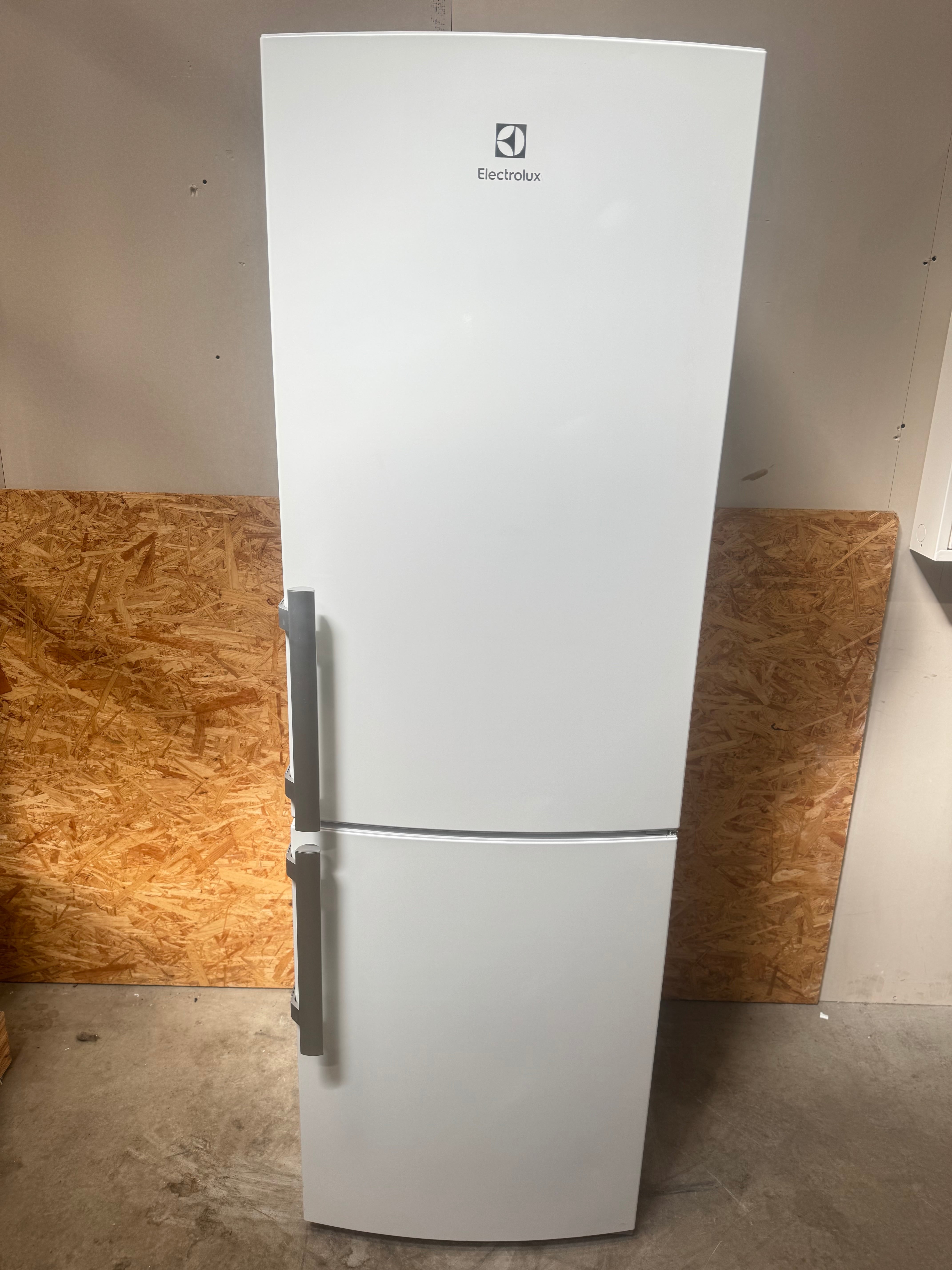 Electrolux køle/fryseskab EN3615MOW - D18297