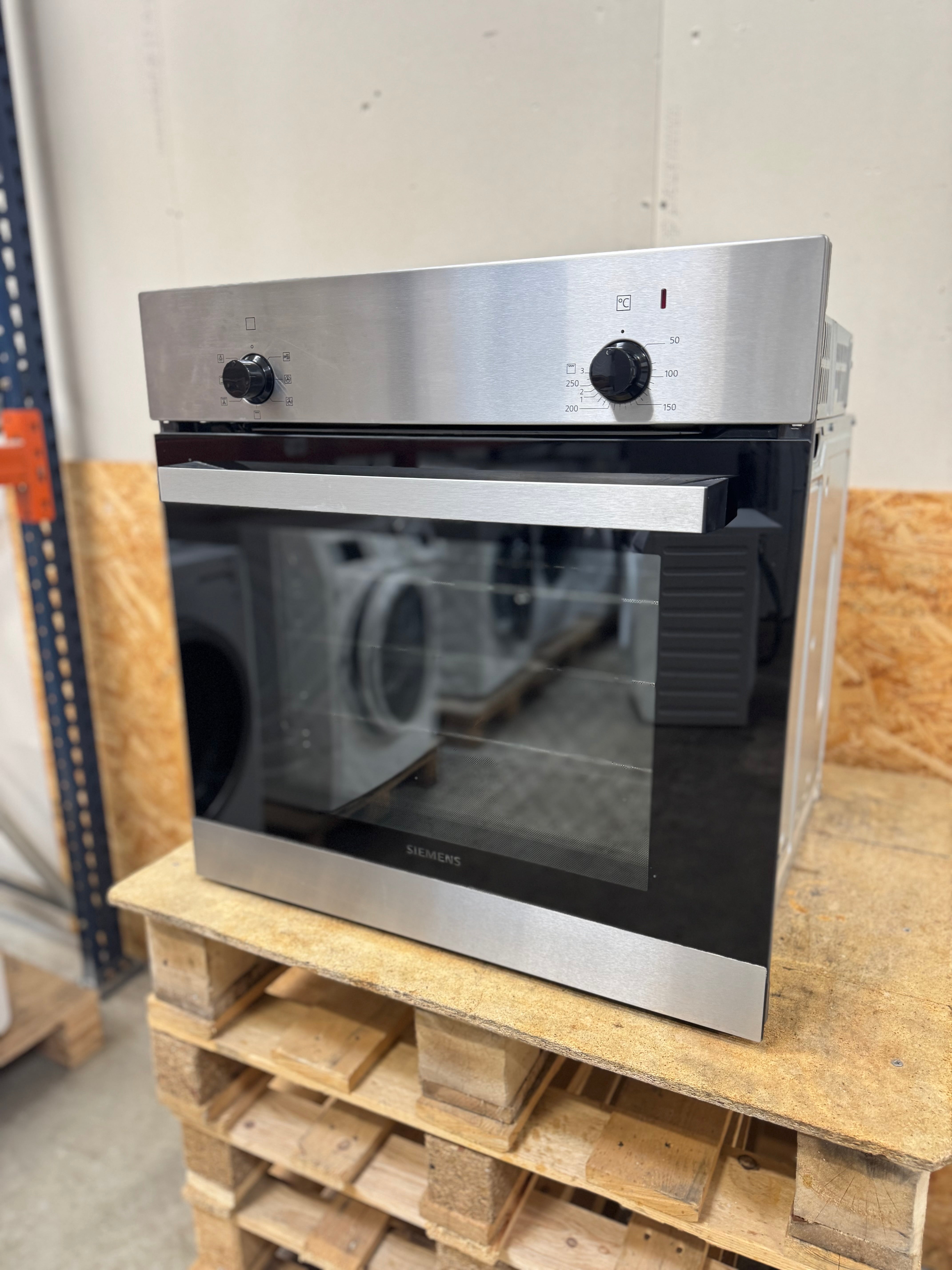 Siemens indbygningsovn HB010FBR0S - D15815