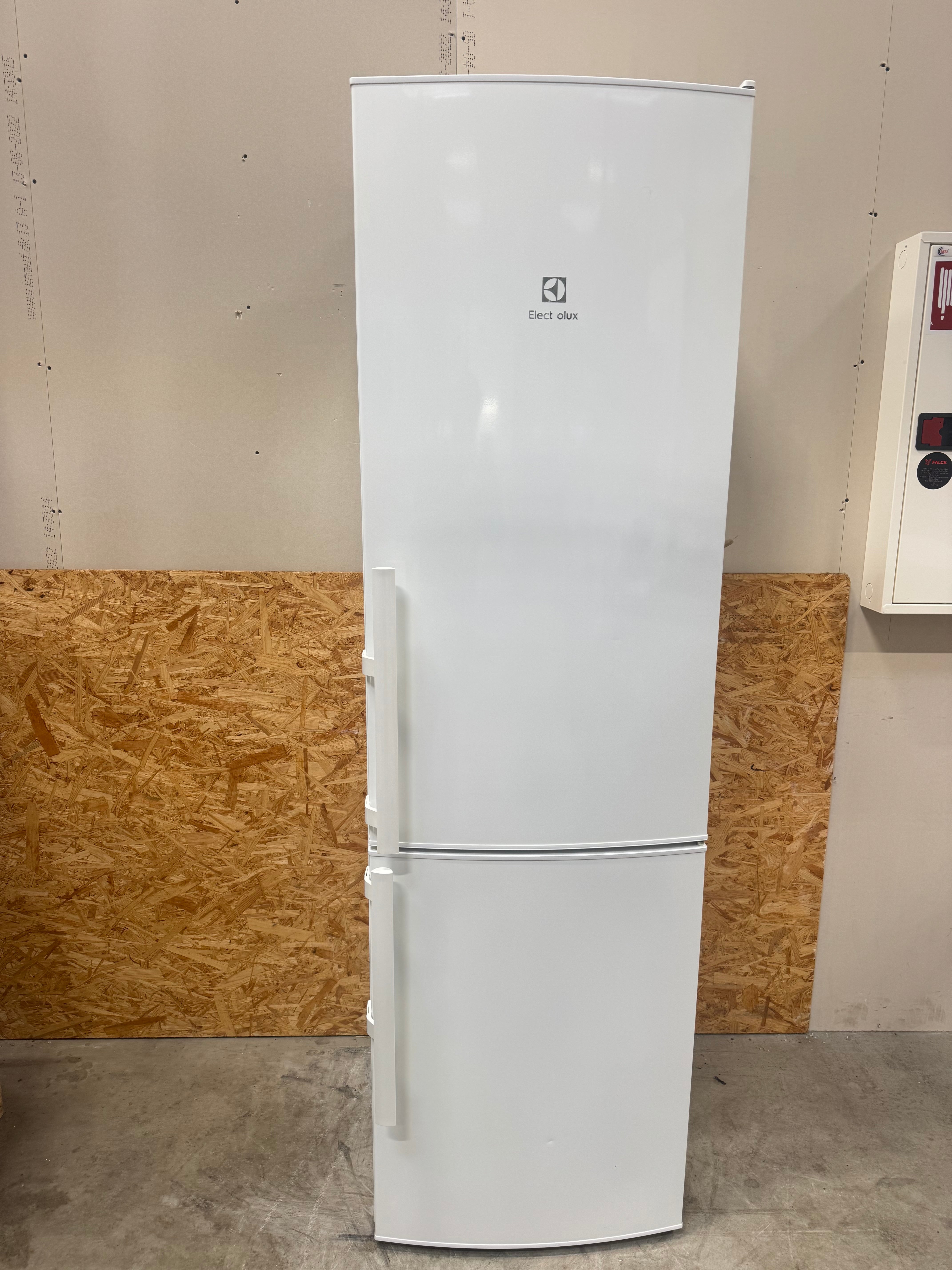 Electrolux køle/fryseskab EN3853MOW - D16918