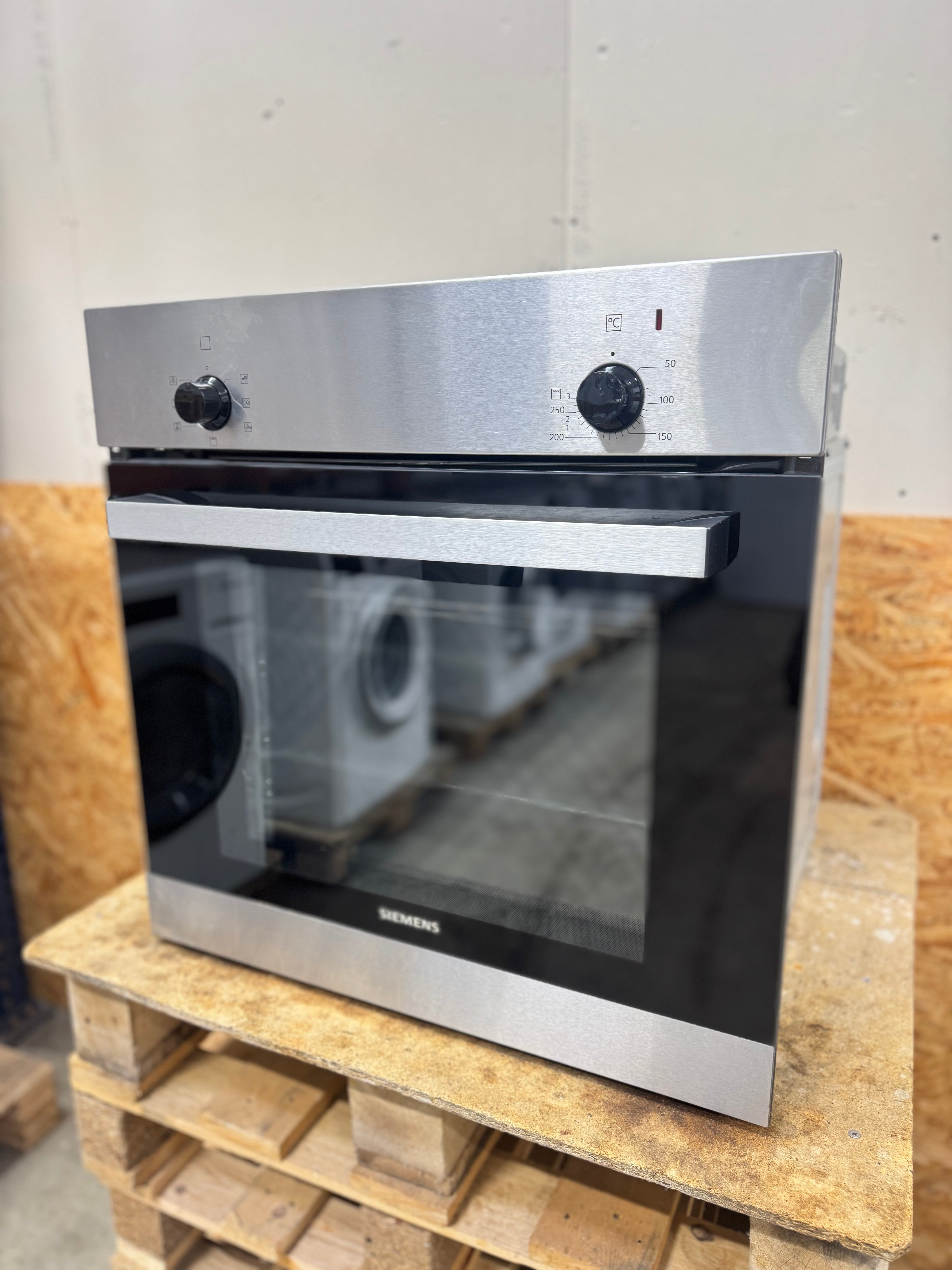 Siemens indbygningsovn HB010FBR1S - D17687