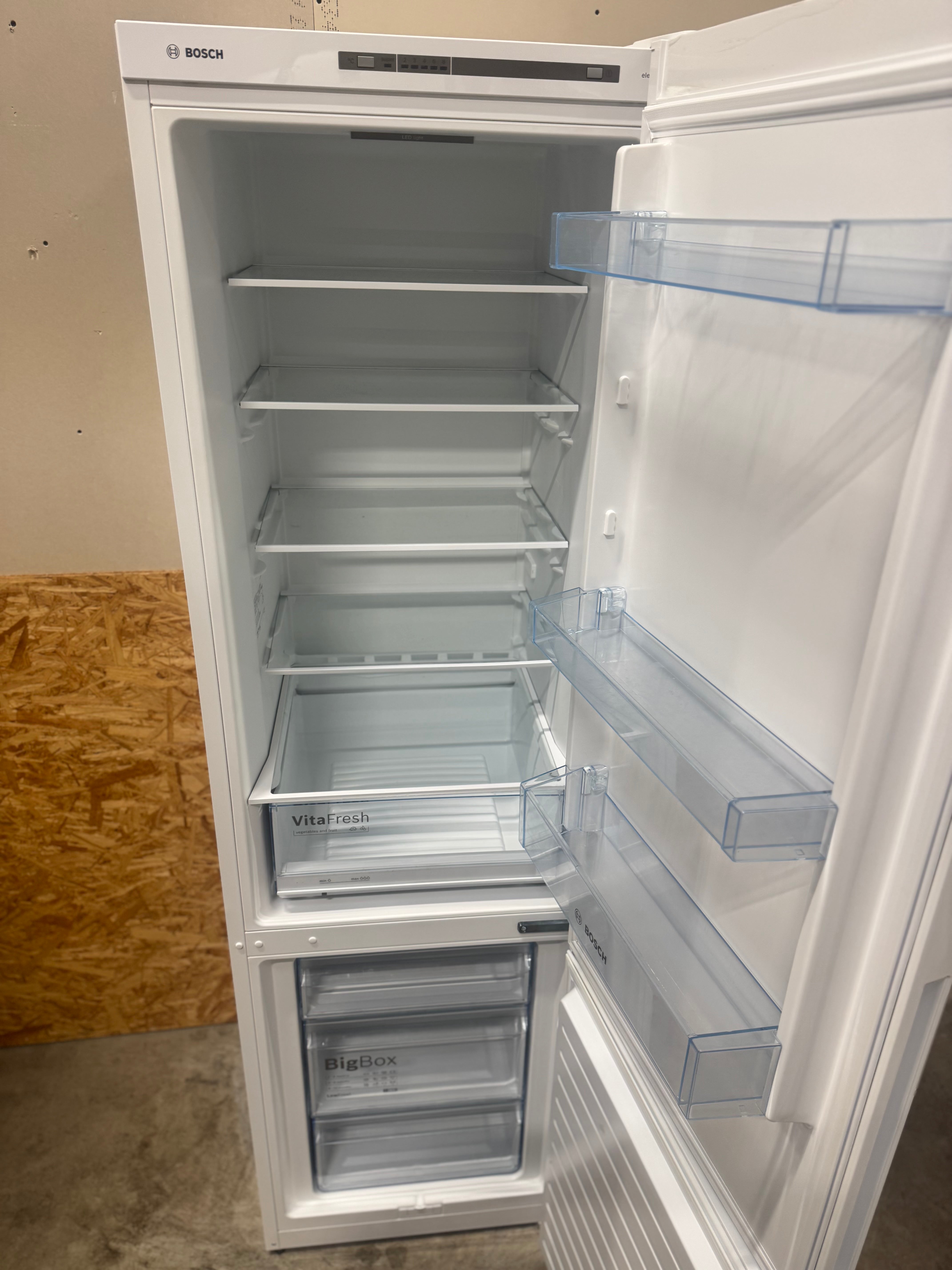 Bosch køle/fryseskab KGV39VWEA - D17361