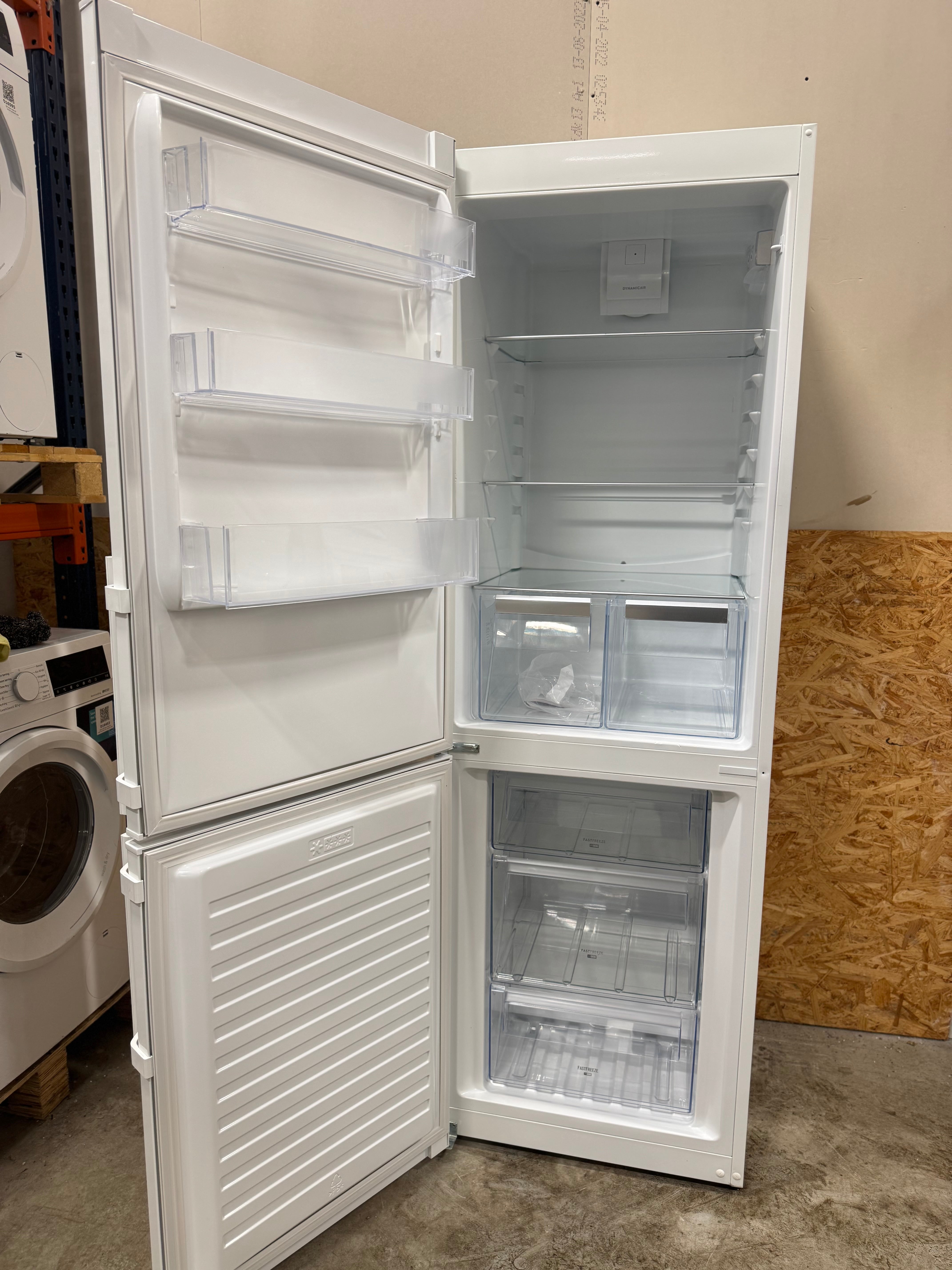 Electrolux køle/fryseskab KNT4TF33W2 - D17365