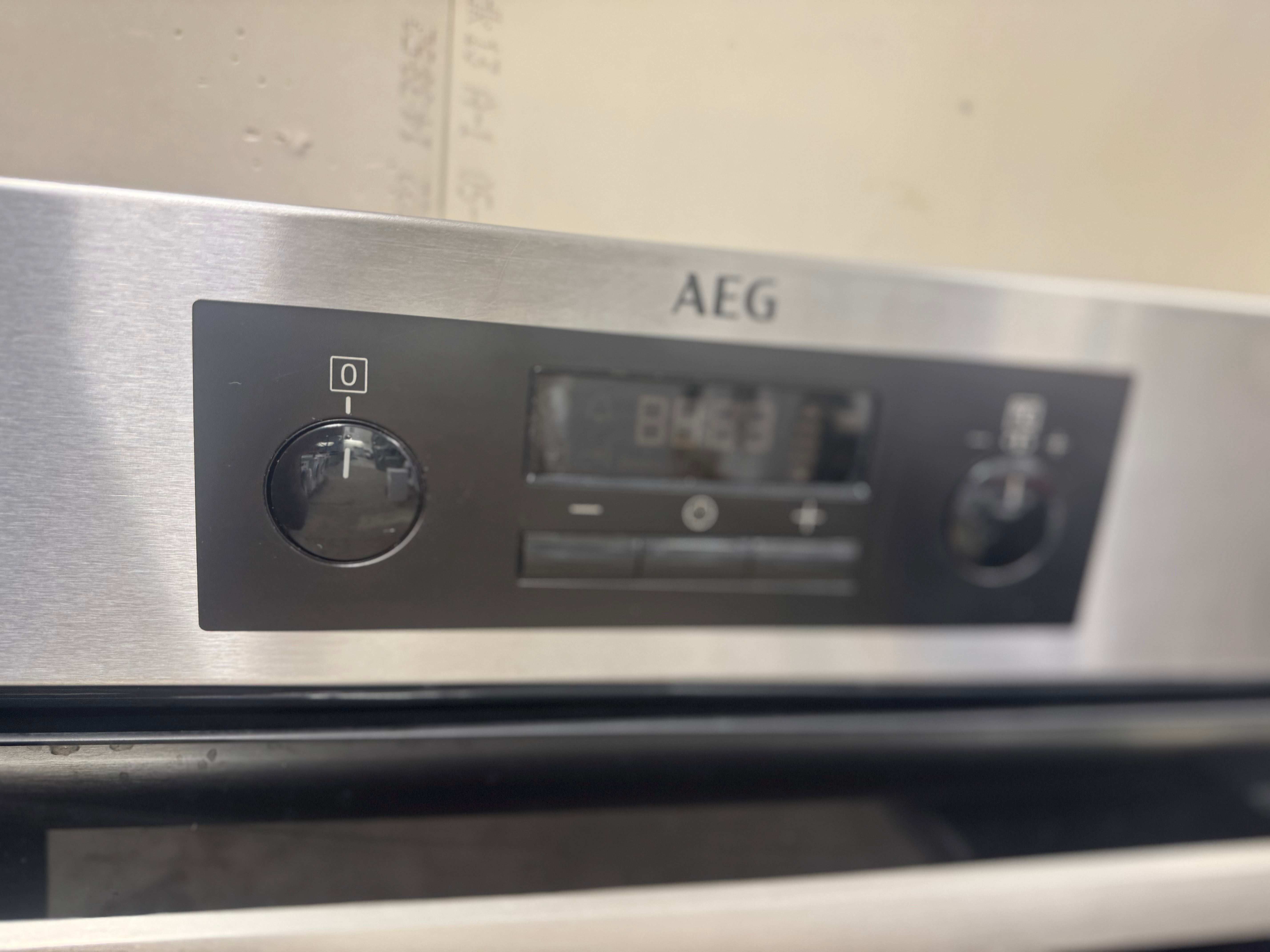AEG indbygningsovn BPB331021M - D17740