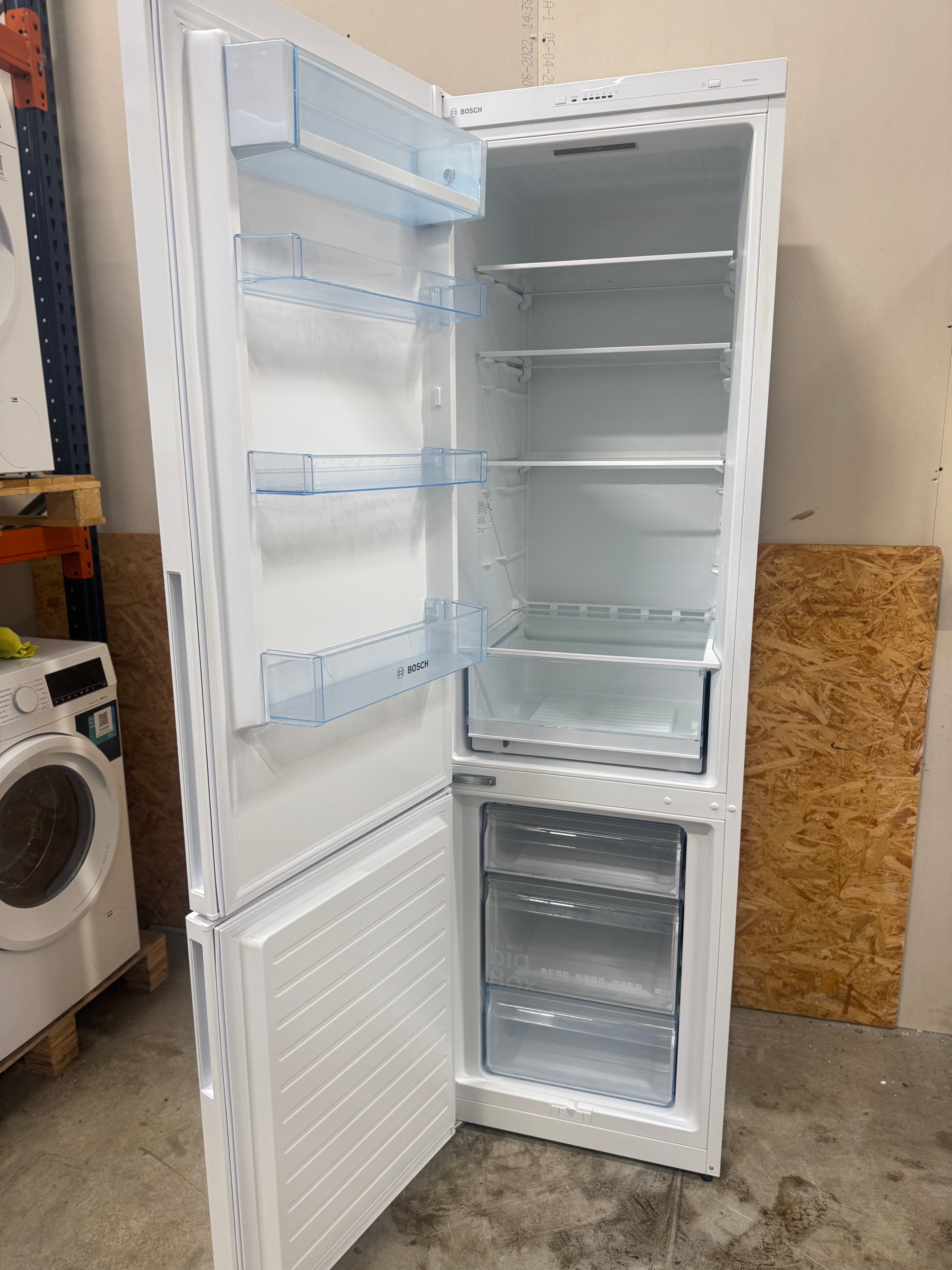 Bosch køle/fryseskab KGV39VWEA - D17181