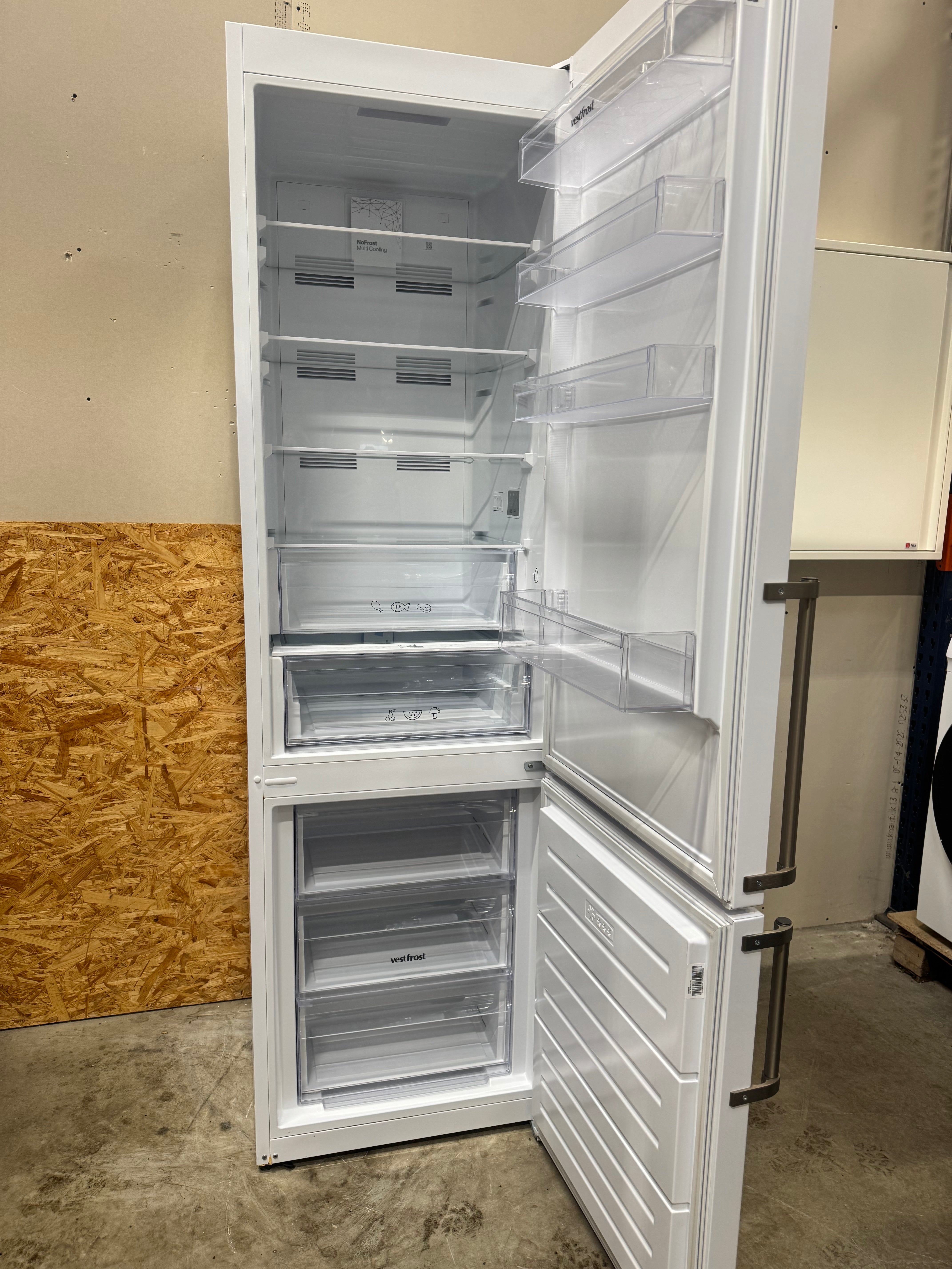 Vestfrost køle-/fryseskab SW699MENFH - D17513