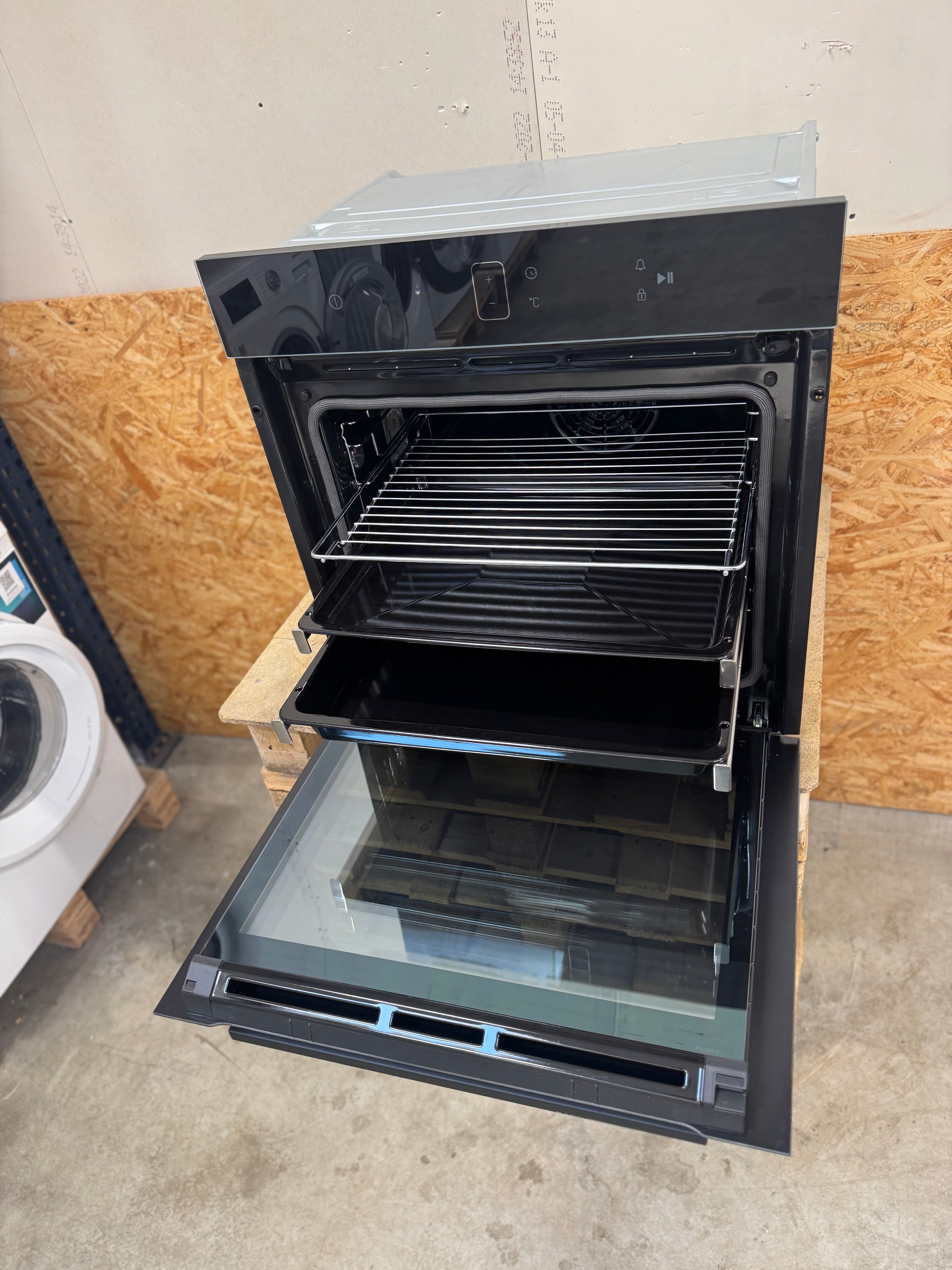 Blomberg indbygningsovn OEN8350B - D16283