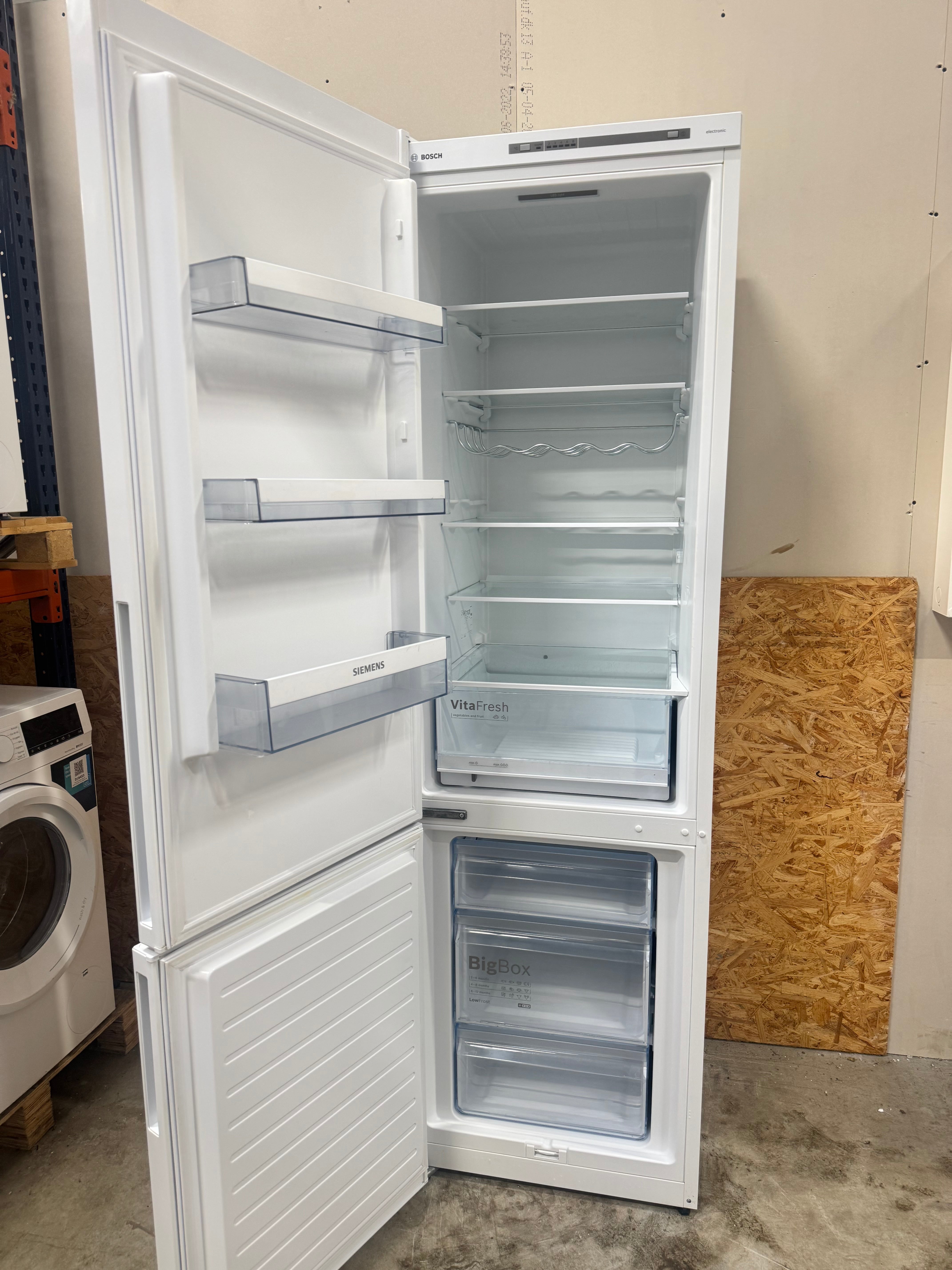 Bosch køle/fryseskab KGV39VWEA - D17389