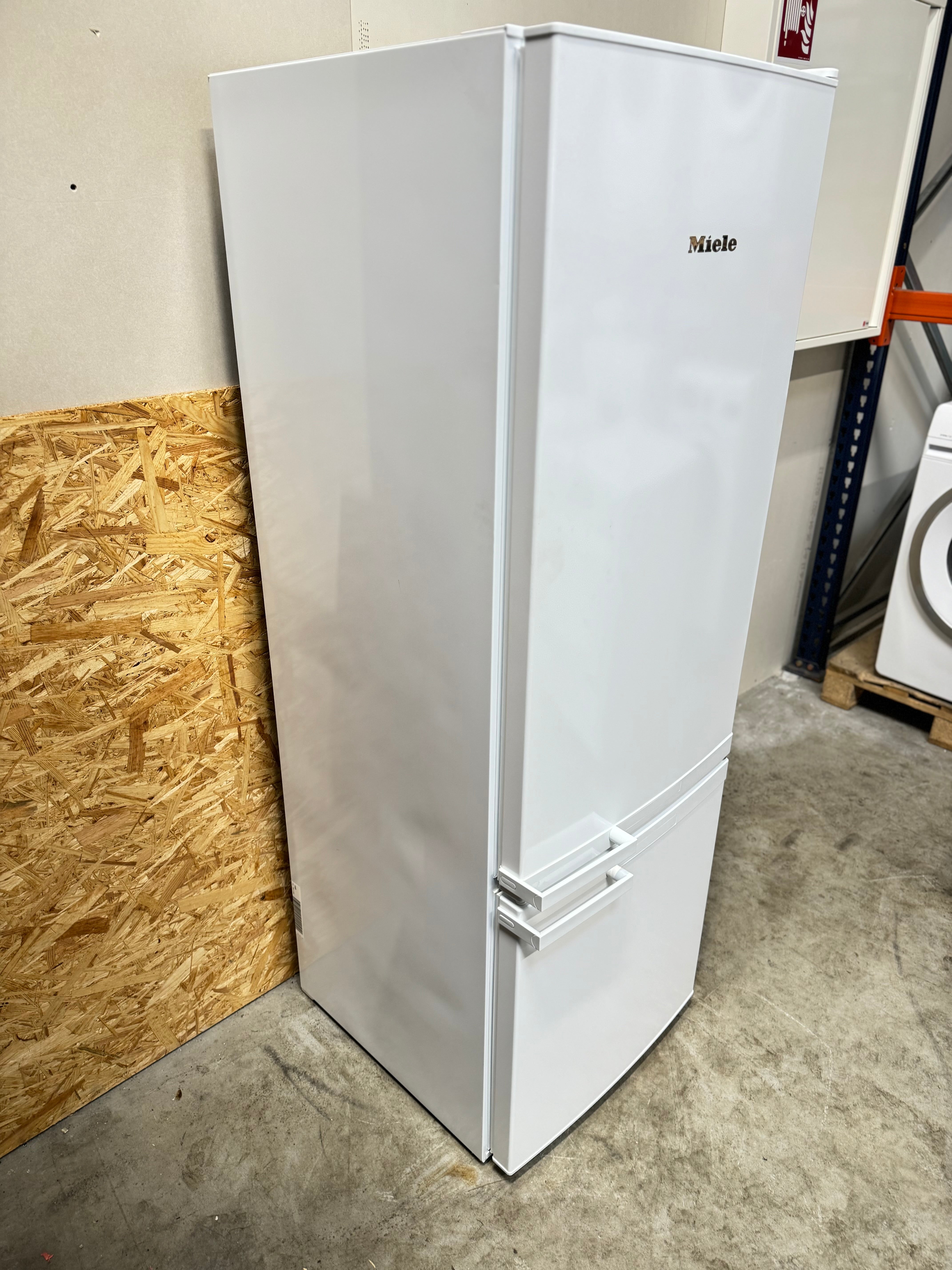 Miele køle/fryseskab KD26052WS - D19273