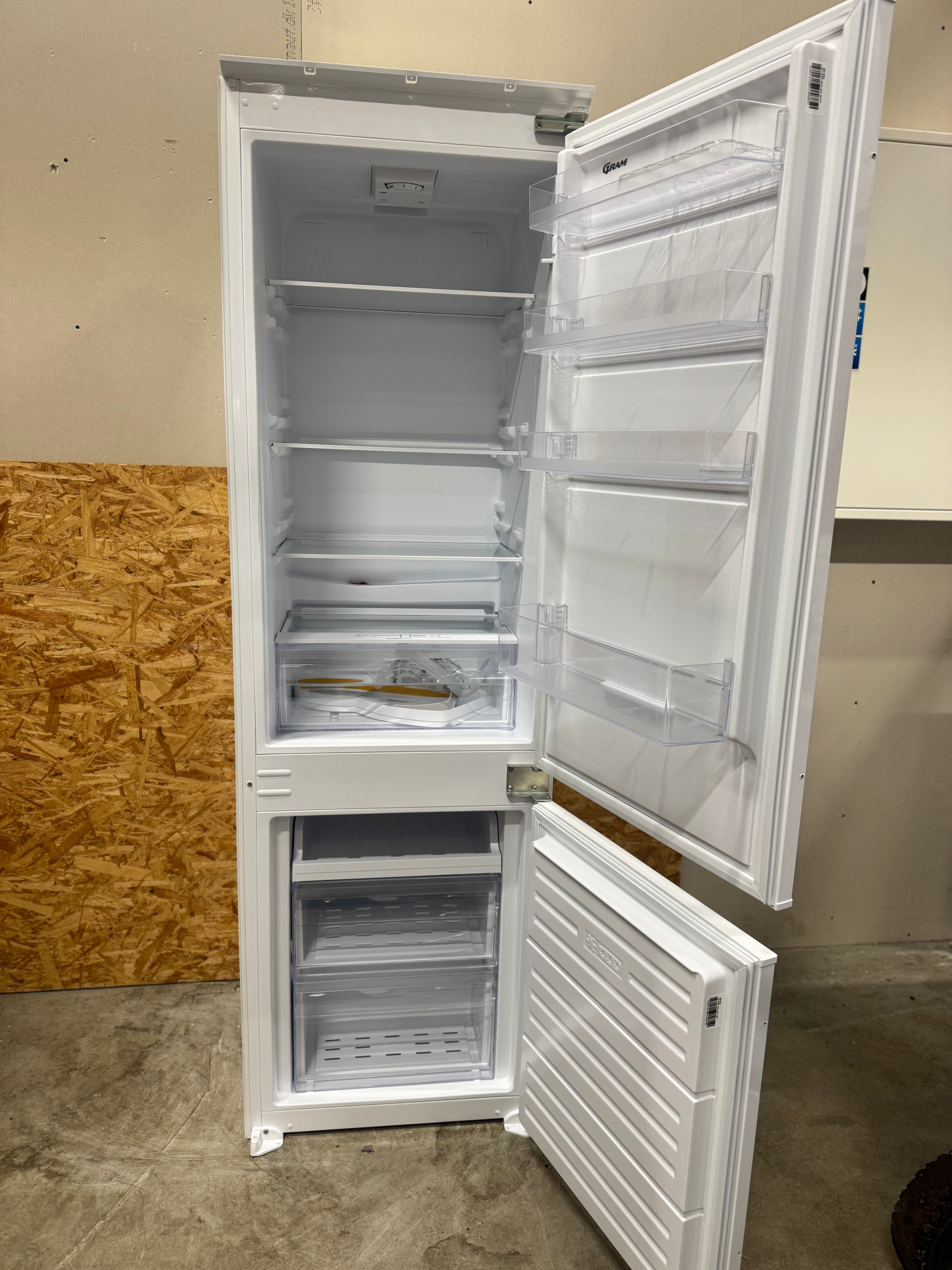 Gram integrerbar køle/fryseskab KFI501775N - D17238