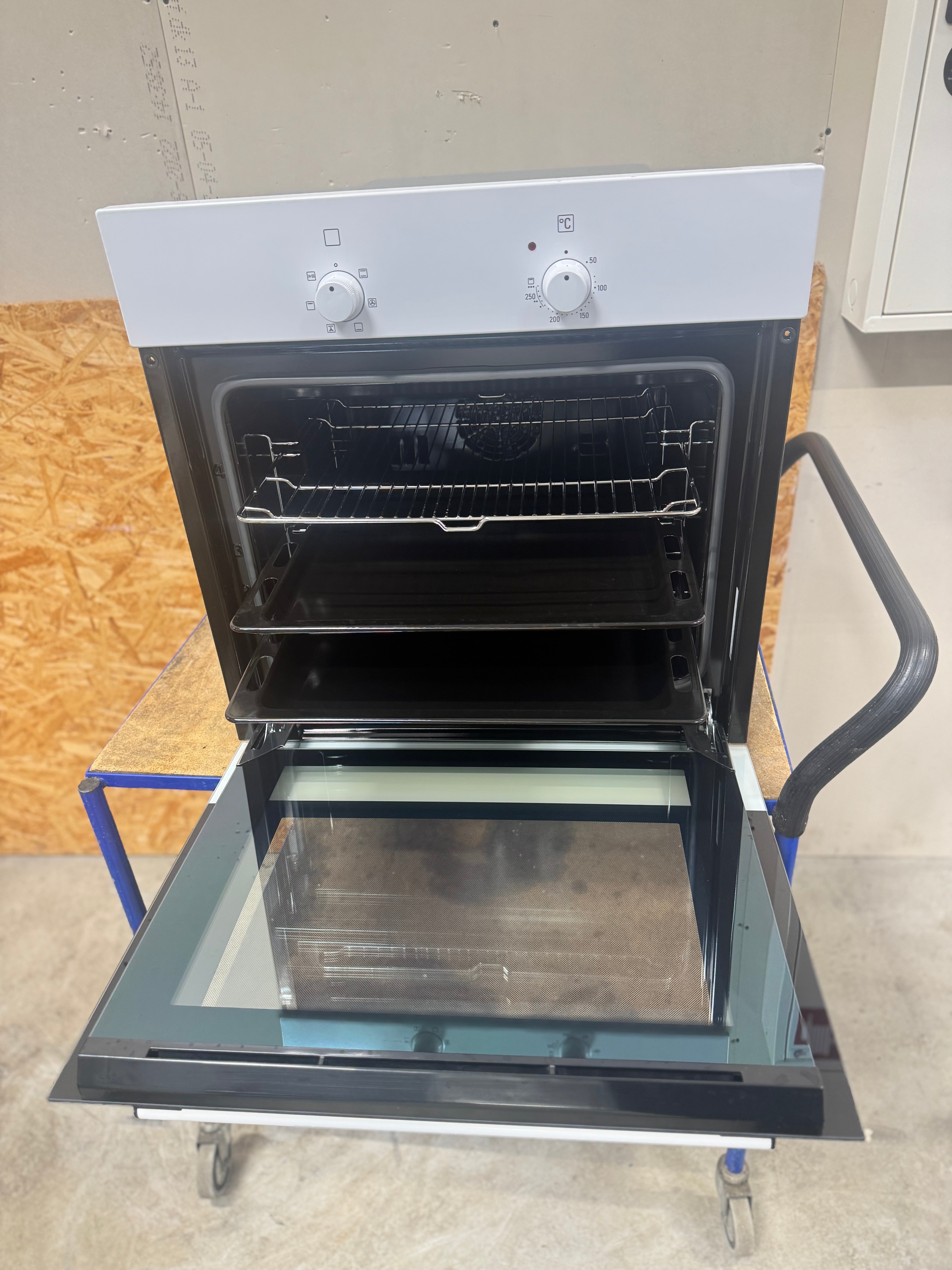 Siemens indbygningsovn HB301W1S - D16937