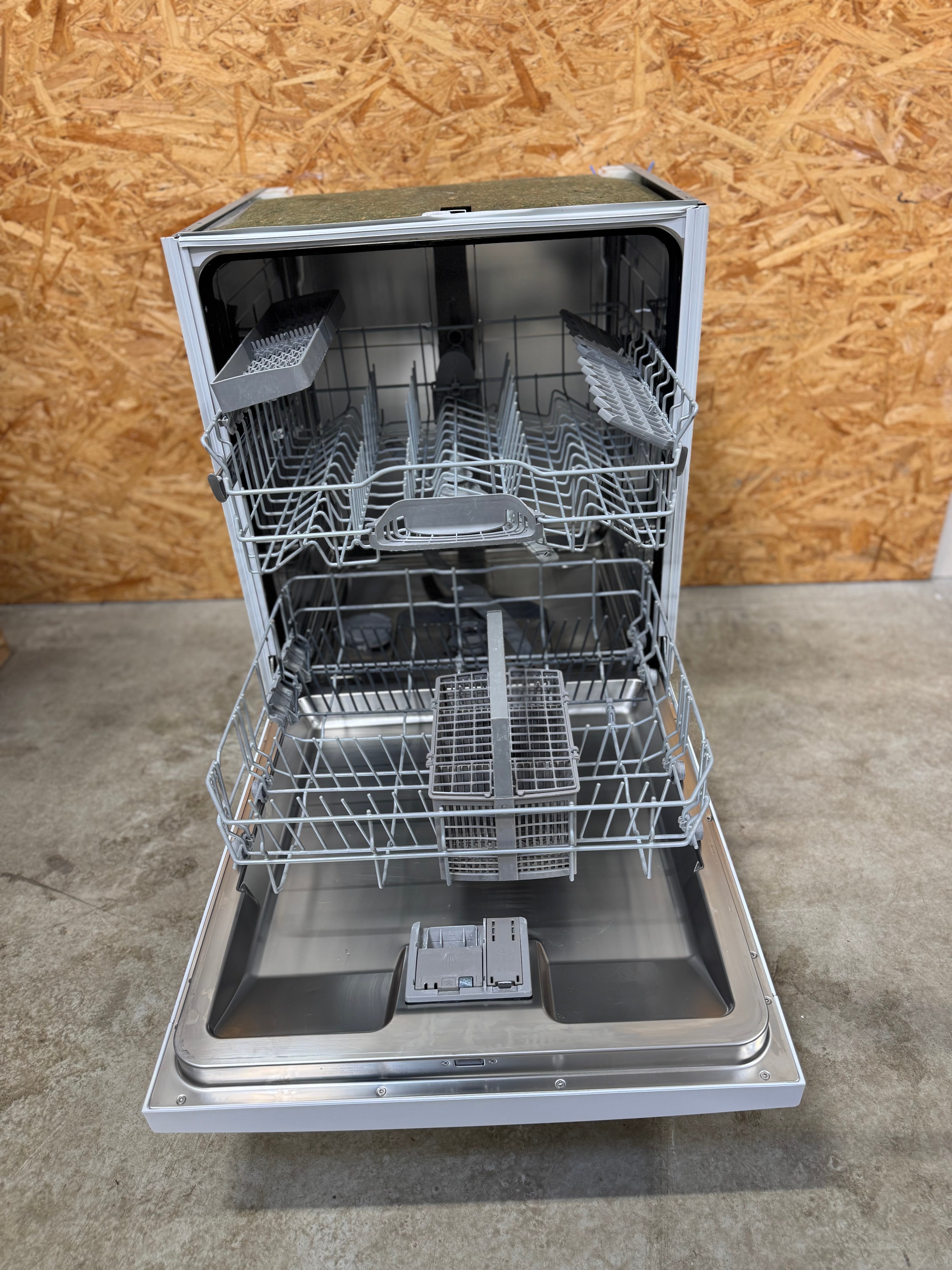 Bosch Opvaskemaskine SMU46CW01S - D12500