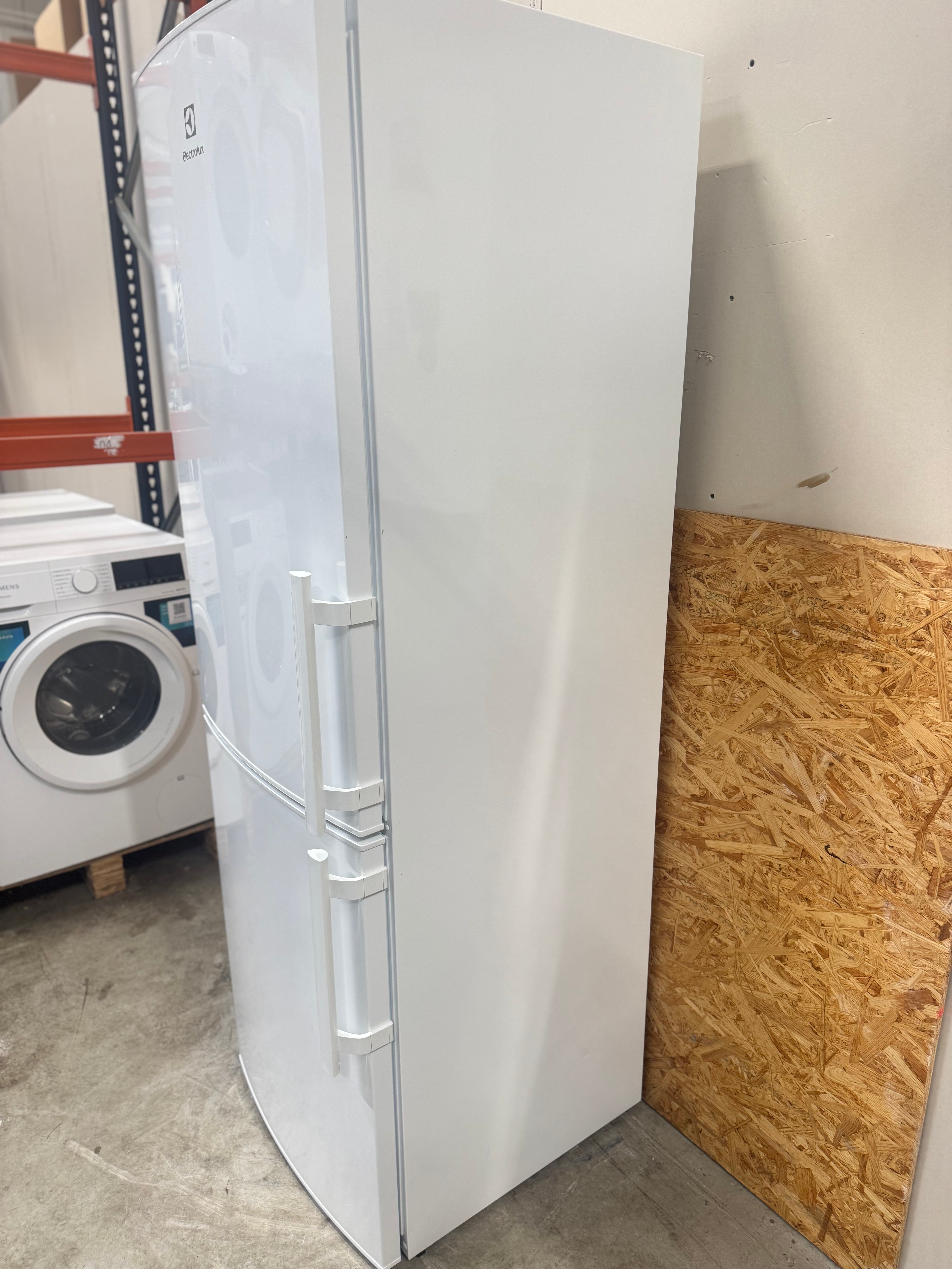 Electrolux køle/fryseskab LNT3LE34W2 - D16848