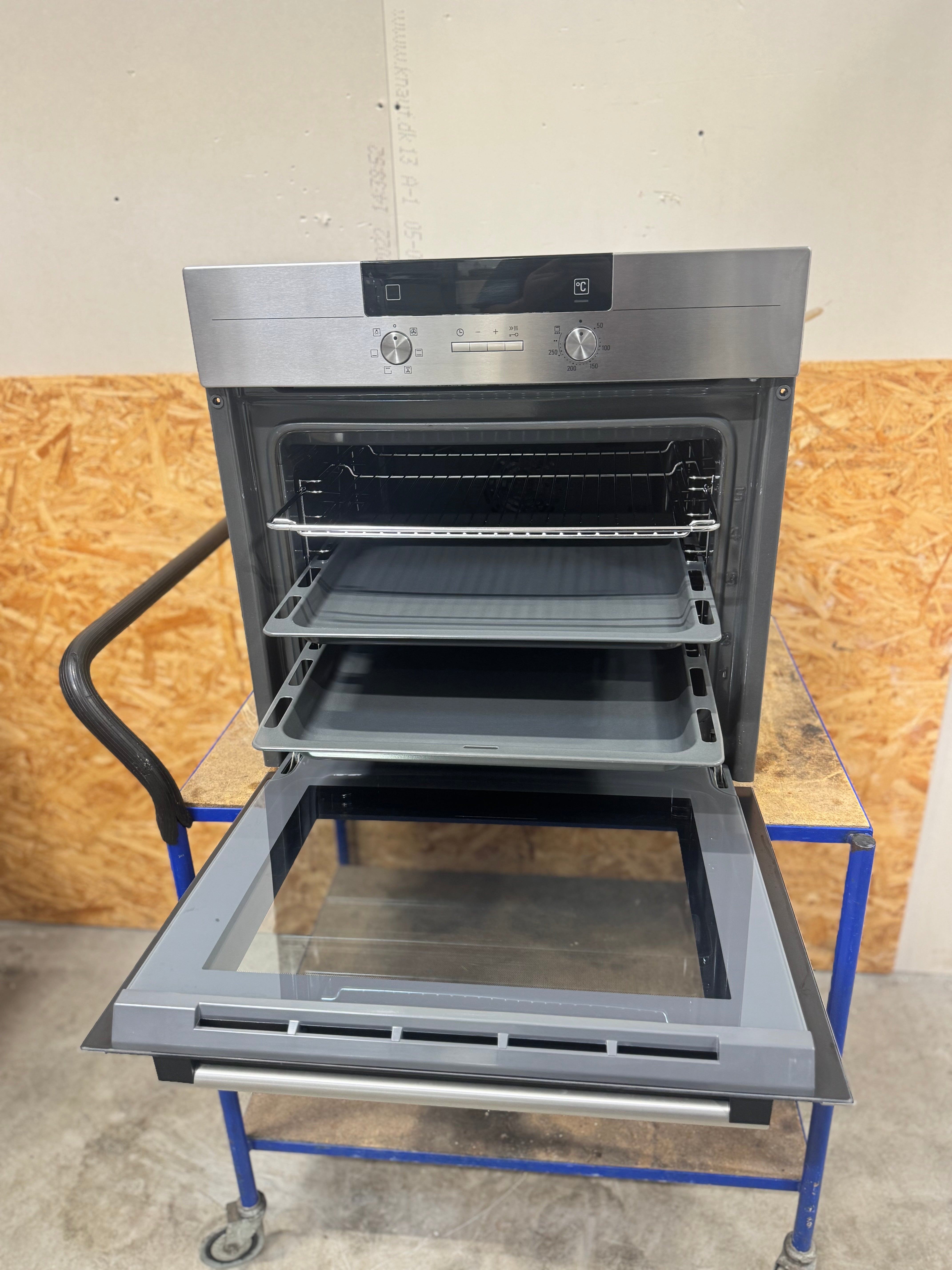 Siemens iQ500 indbygningsovn HB23AB522S - D17115