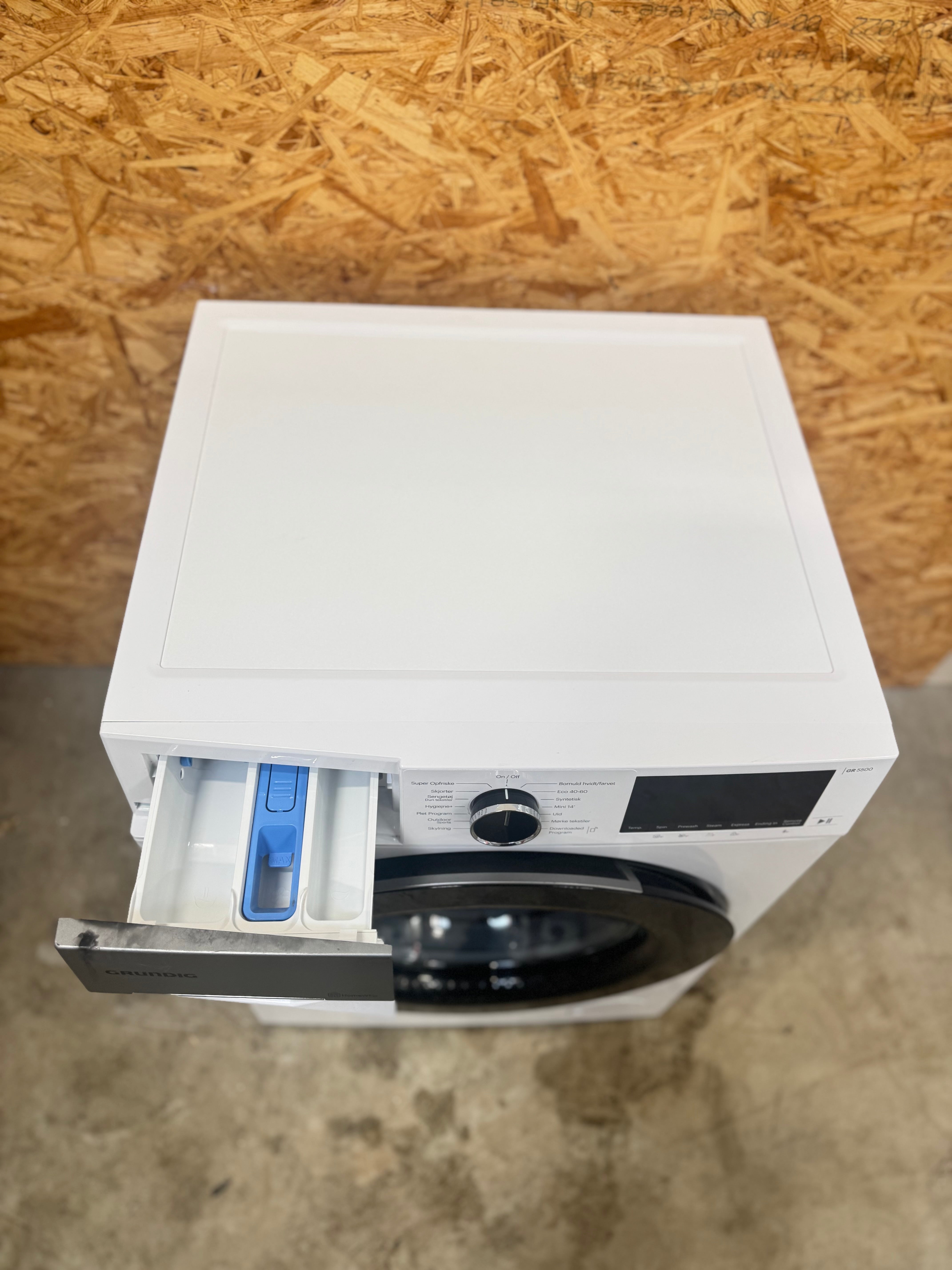 GRUNDIG 9 kg. vaskemaskine GWP69611OW - D16263