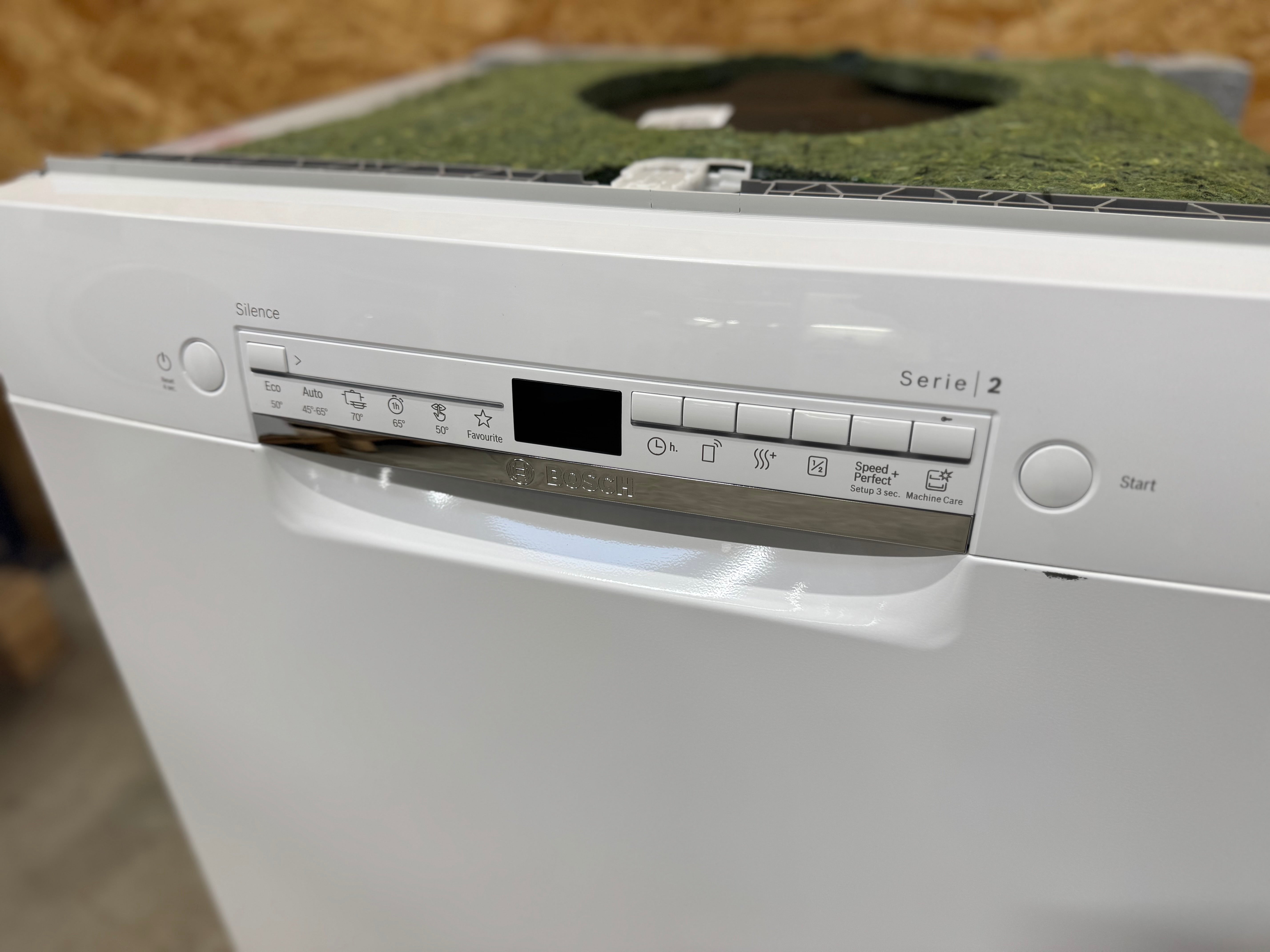 Bosch Series 4 opvaskemaskine SMU2HTW70S - D18863