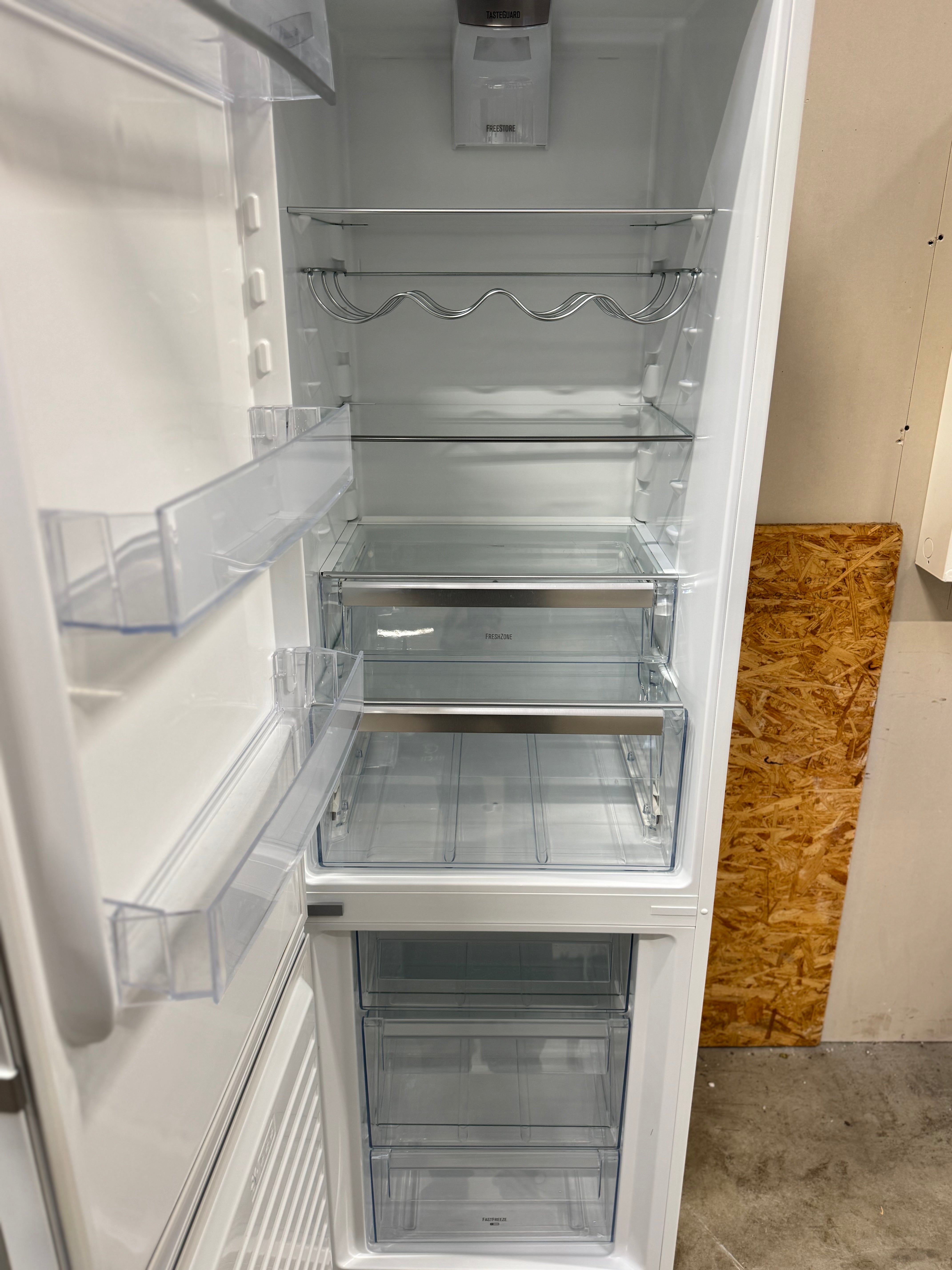 Electrolux køle/fryseskab EN4015MOW - D17305