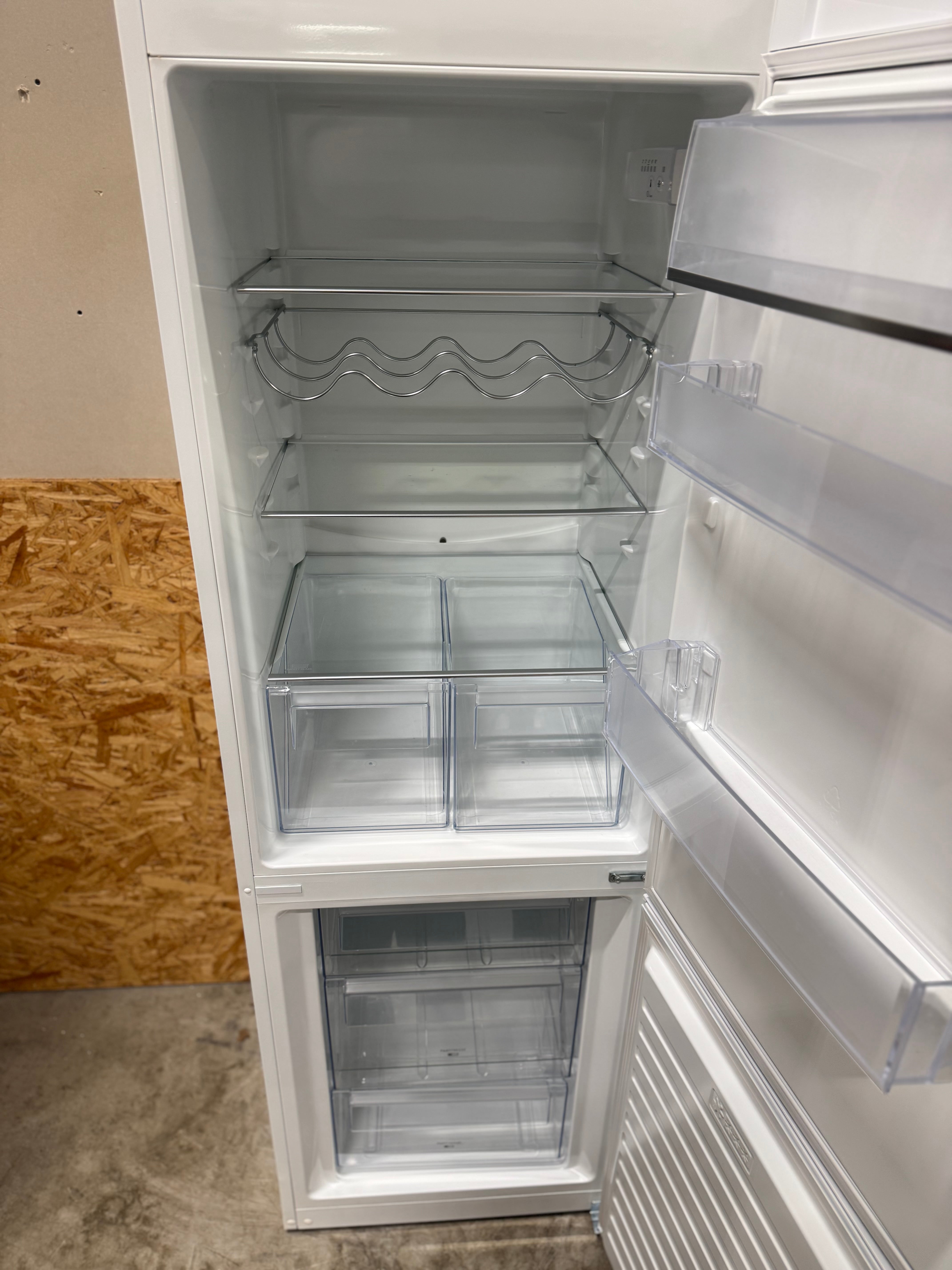 Electrolux køle/fryseskab LNT3LE34W2 - D17284