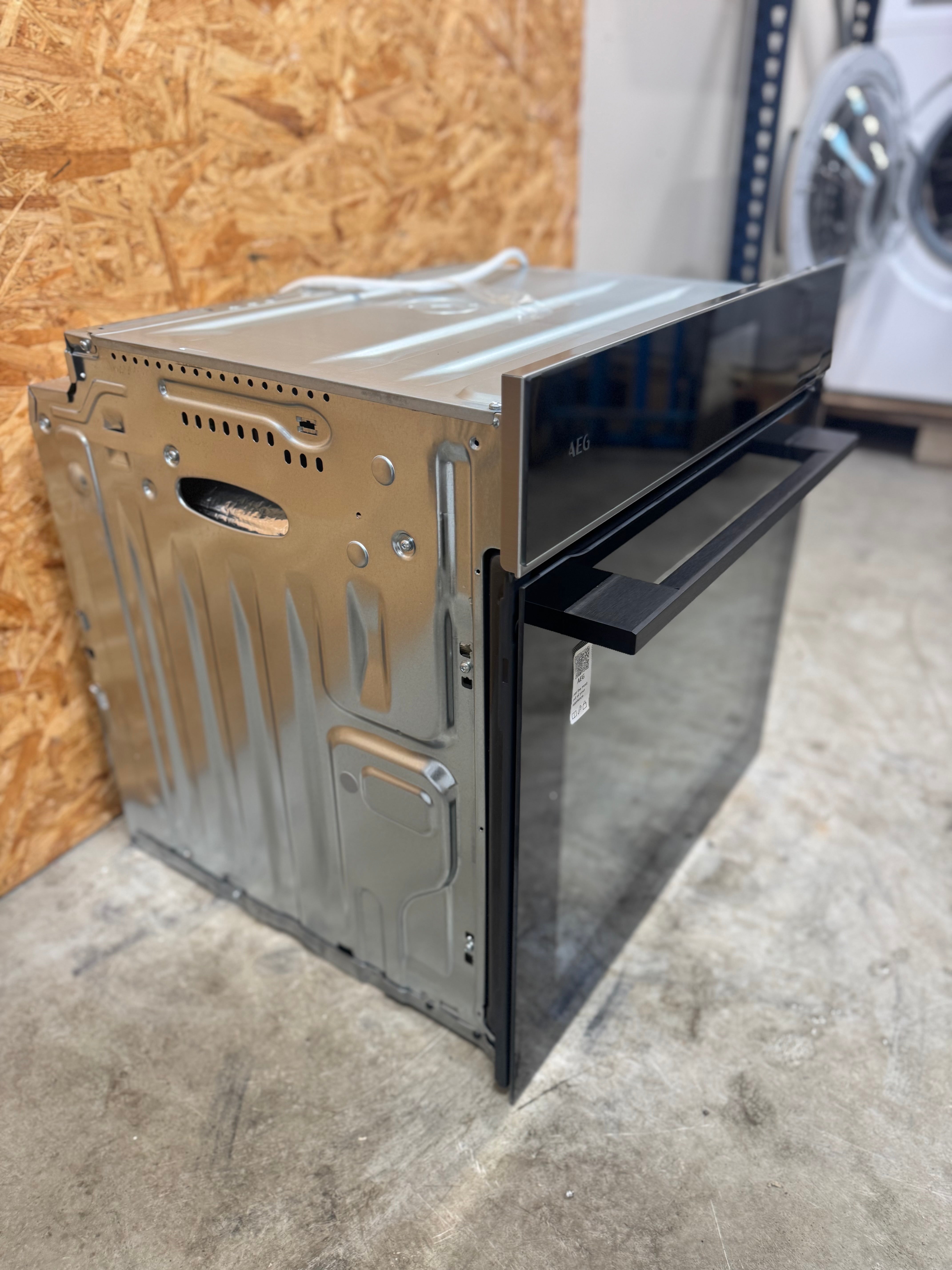 AEG indbygningsovn V8SBP731AB - D16950