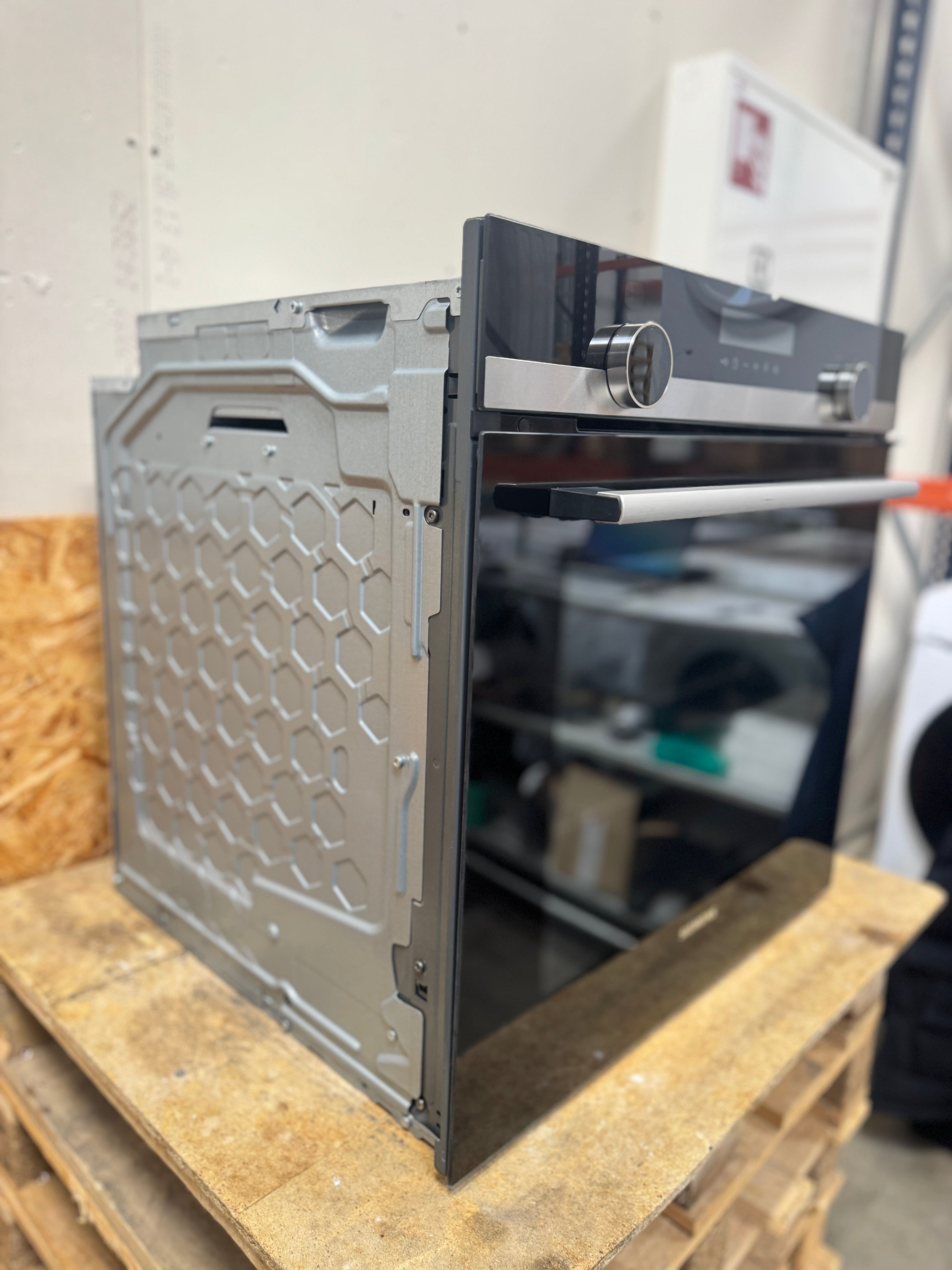 Siemens indbygningsovn HB578ACS0S - D17538