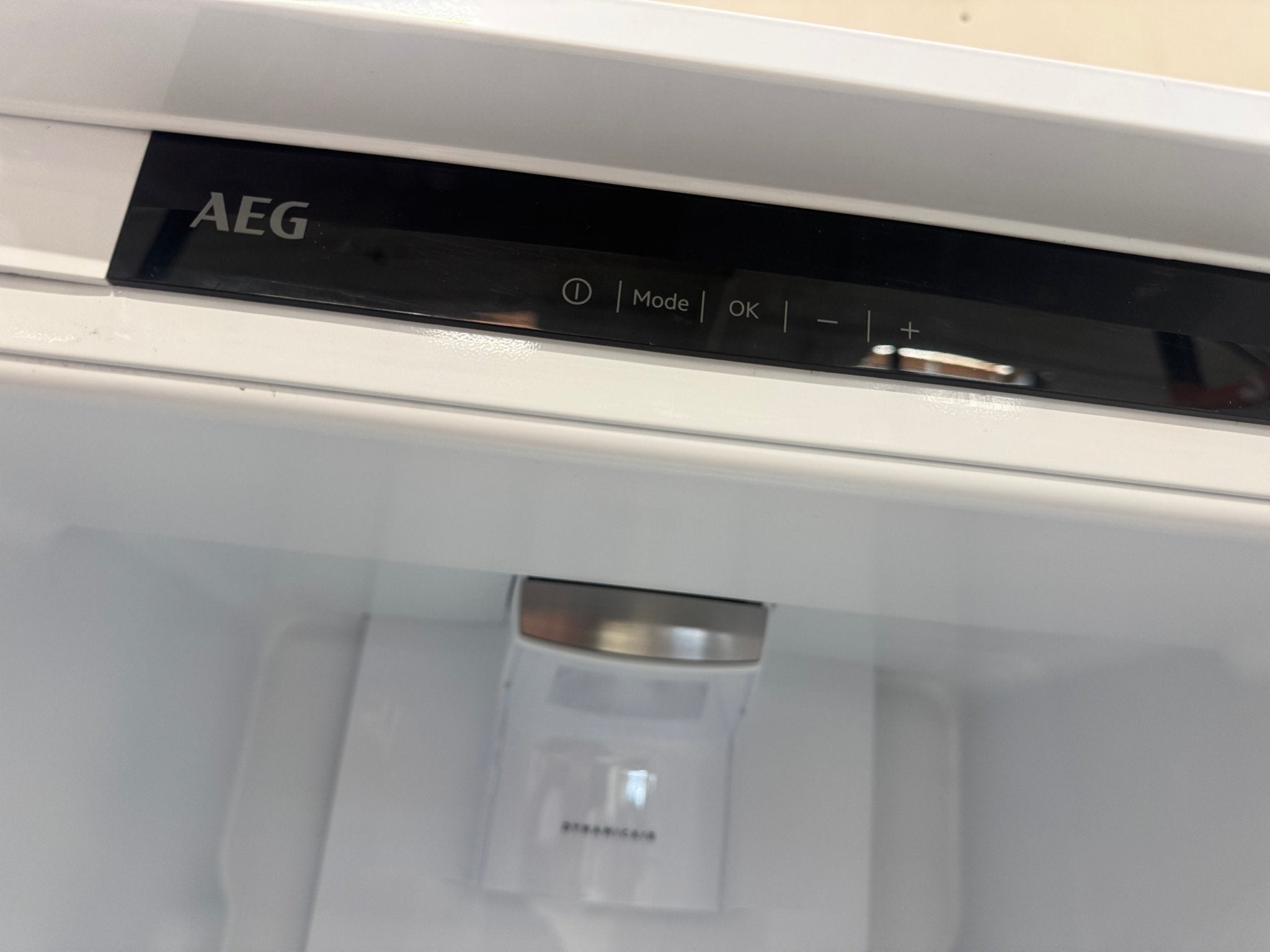 AEG integreret køleskab SKK81E9ZC - D18766 - Recirk - D18766