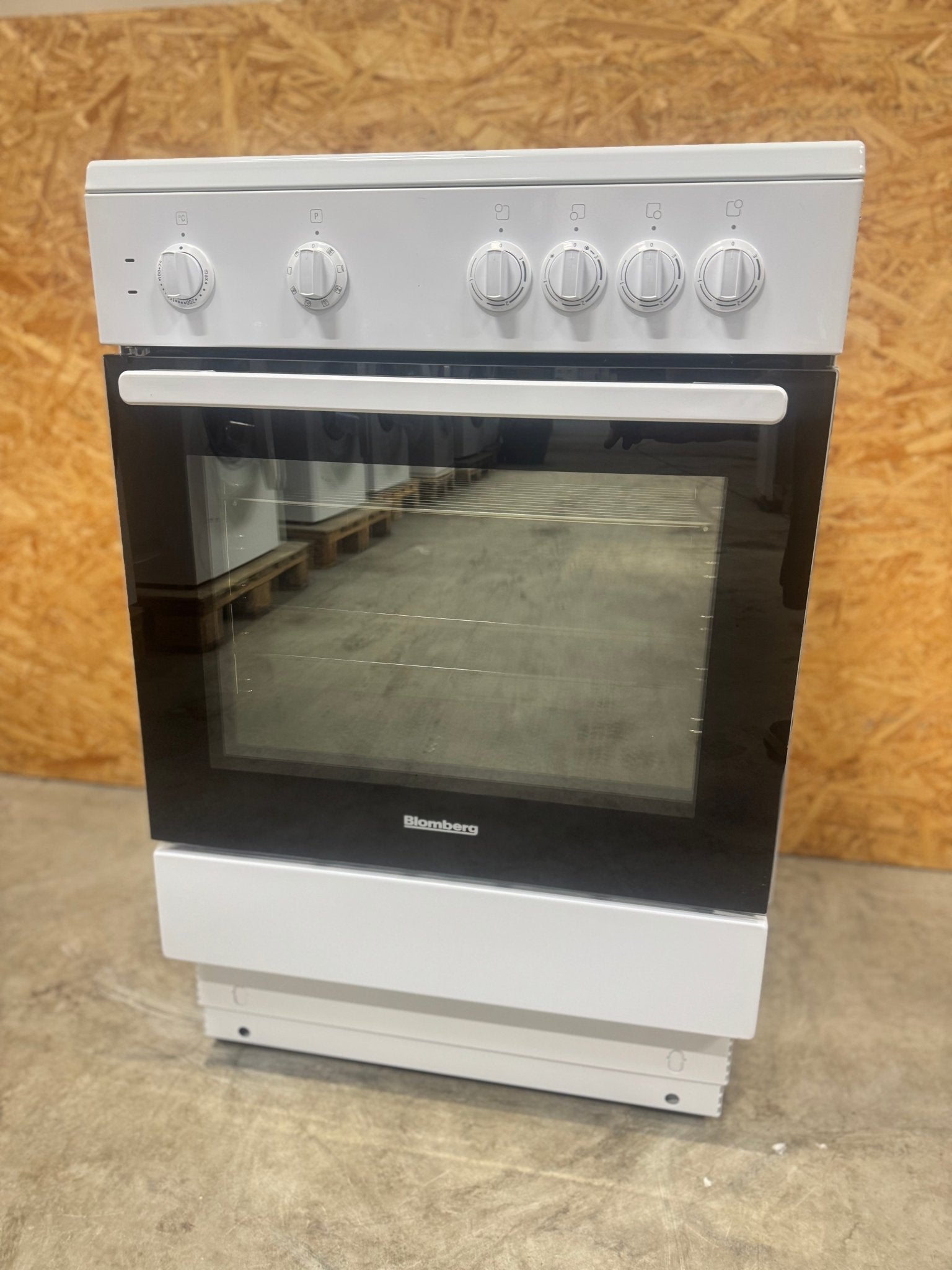 Blomberg keramisk komfur HKT8031 - D18063 - Recirk - D18063