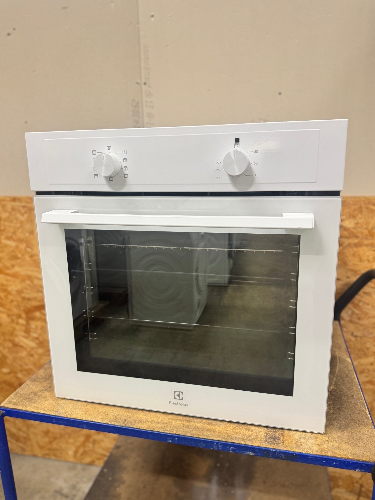Electrolux indbygningsovn COB100W - D17081 - Recirk - D17081
