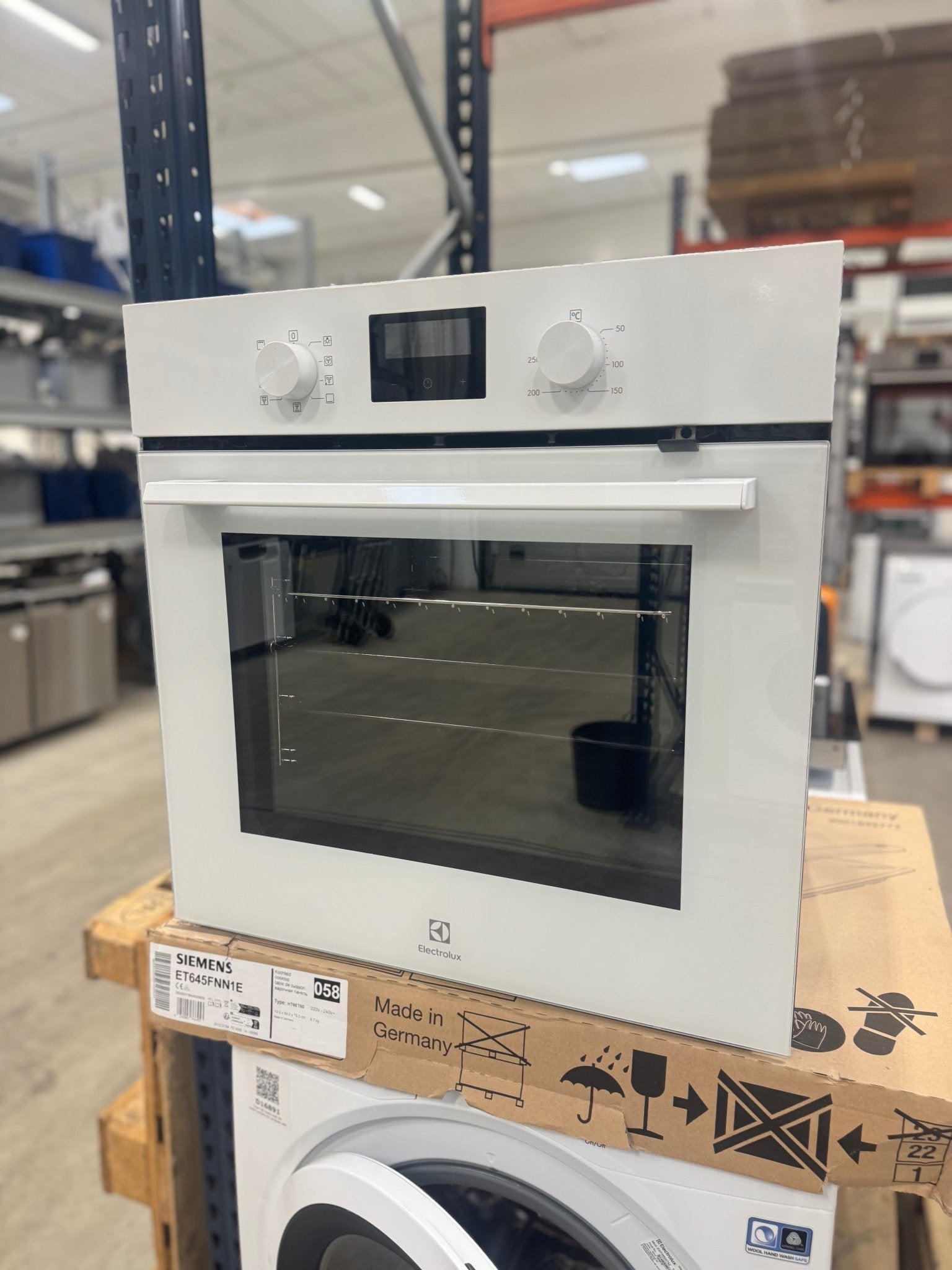 Electrolux indbygningsovn COB410V - D18354 - Recirk - D18354