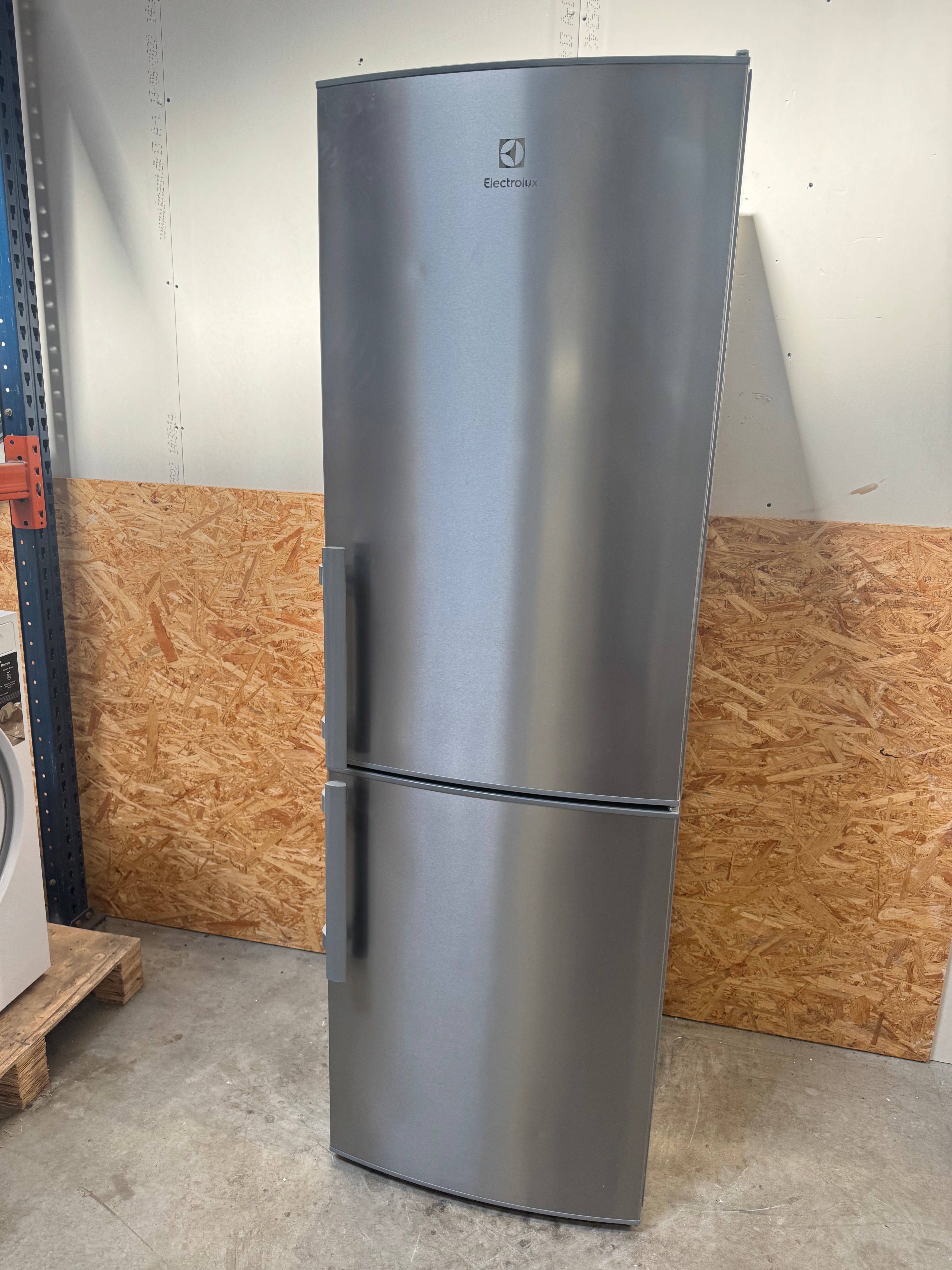 Electrolux køle/fryseskab EN3441JOX - D18691