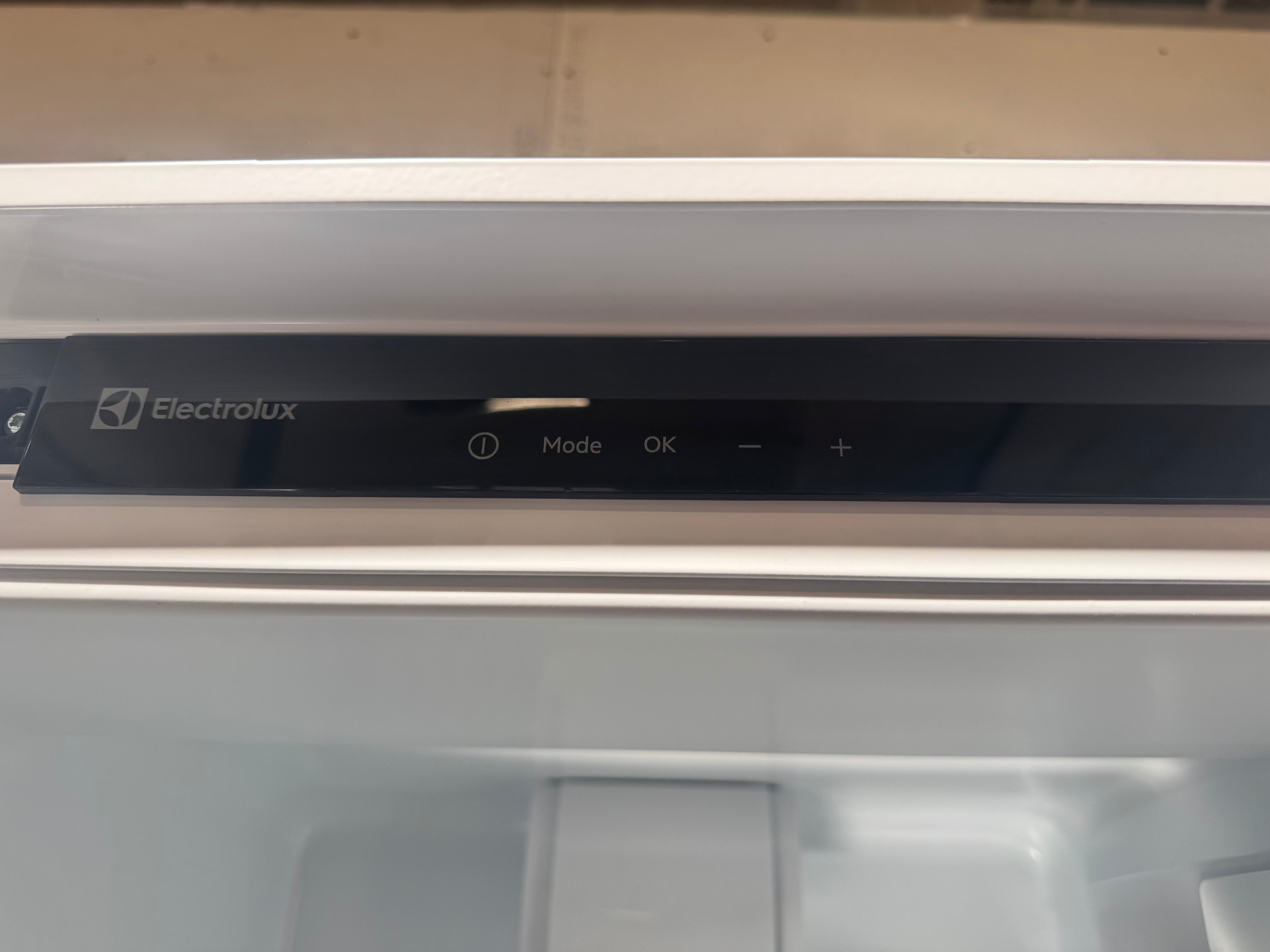 Electrolux integrerbart køleskab LRS4DF18S - D19152