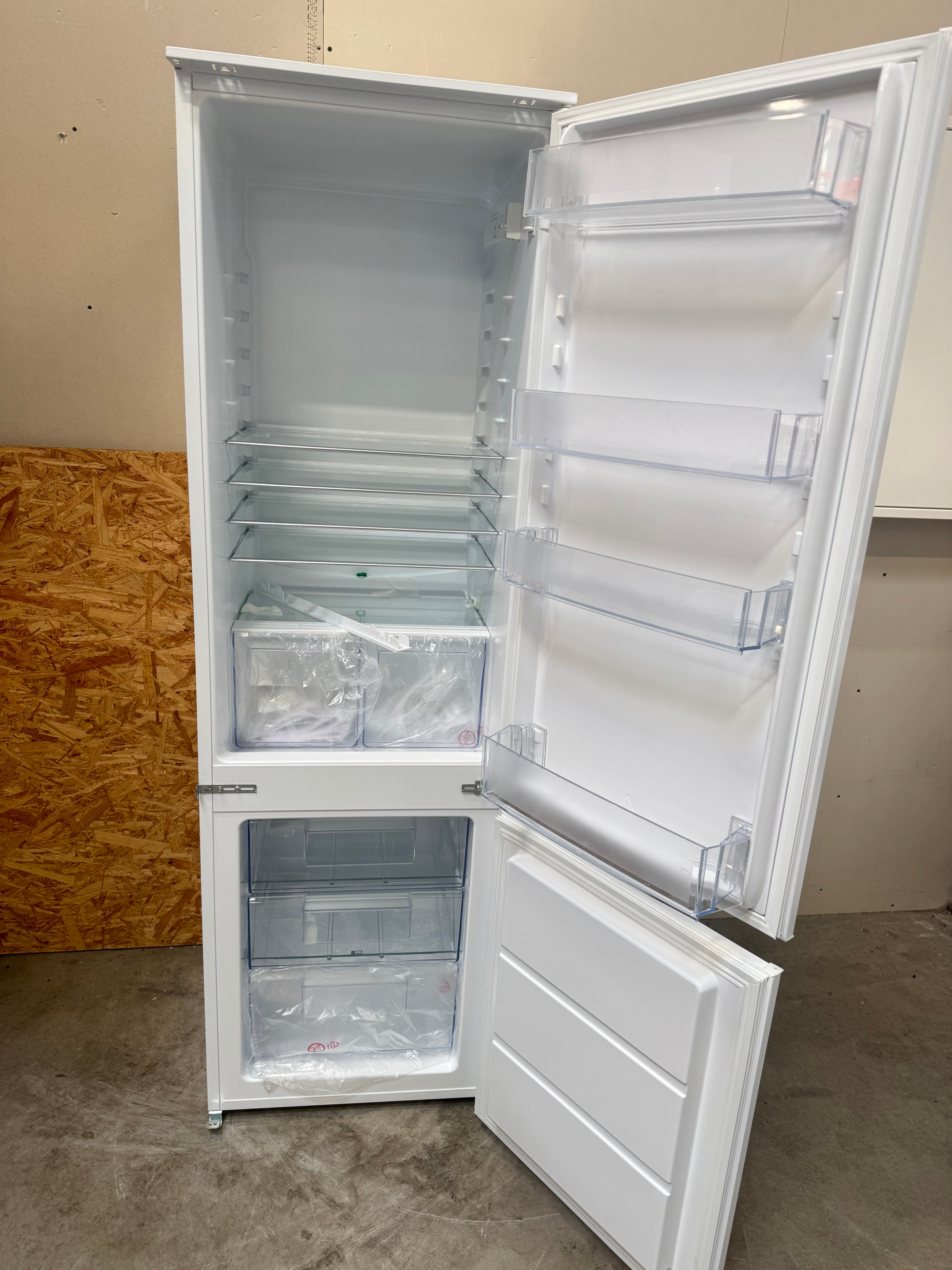 Electrolux integrerbart køle/fryseskab LNT3LF18S - D19101