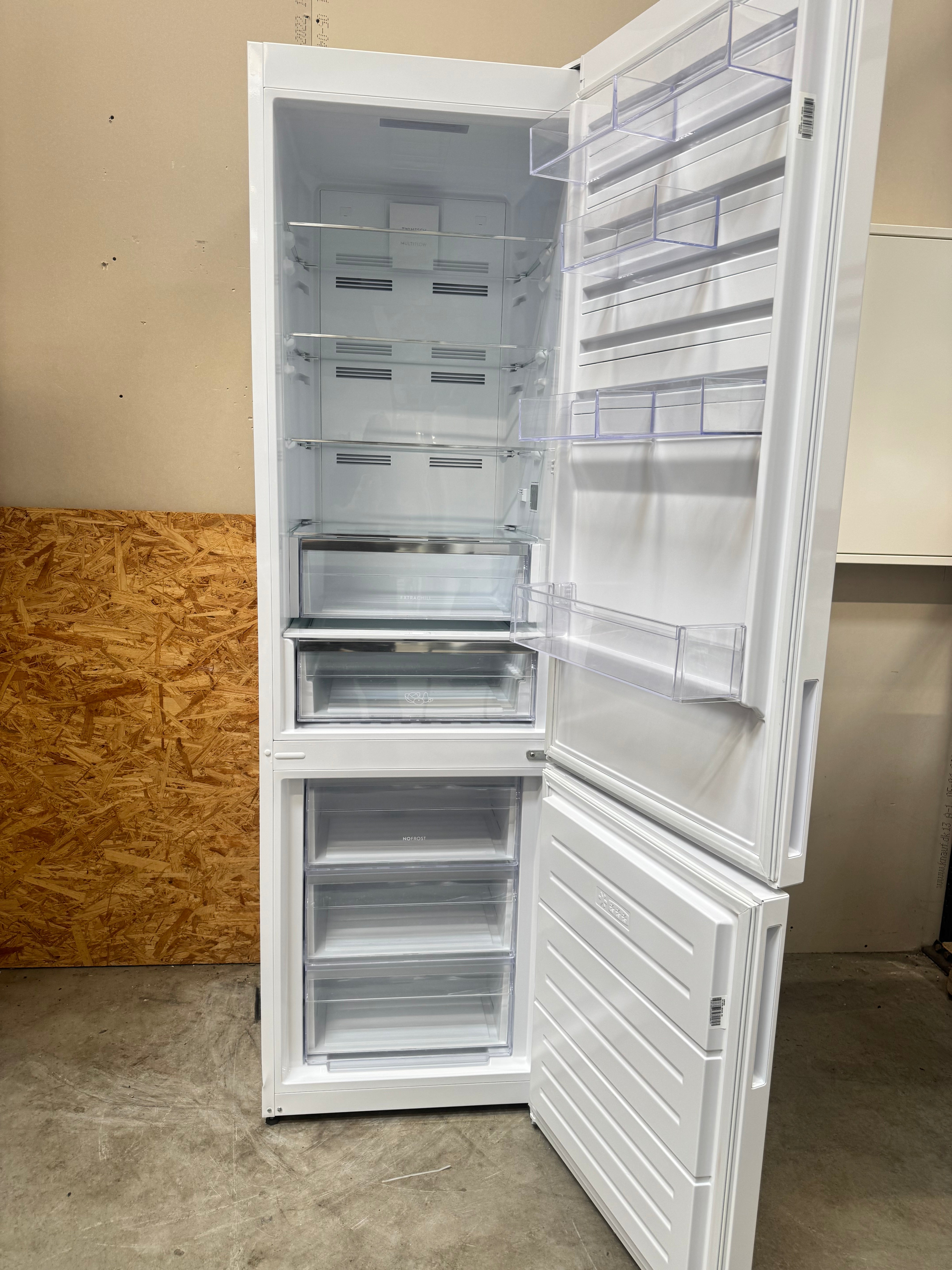 Electrolux køle/fryseskab LNC7ME36W2 - D19197