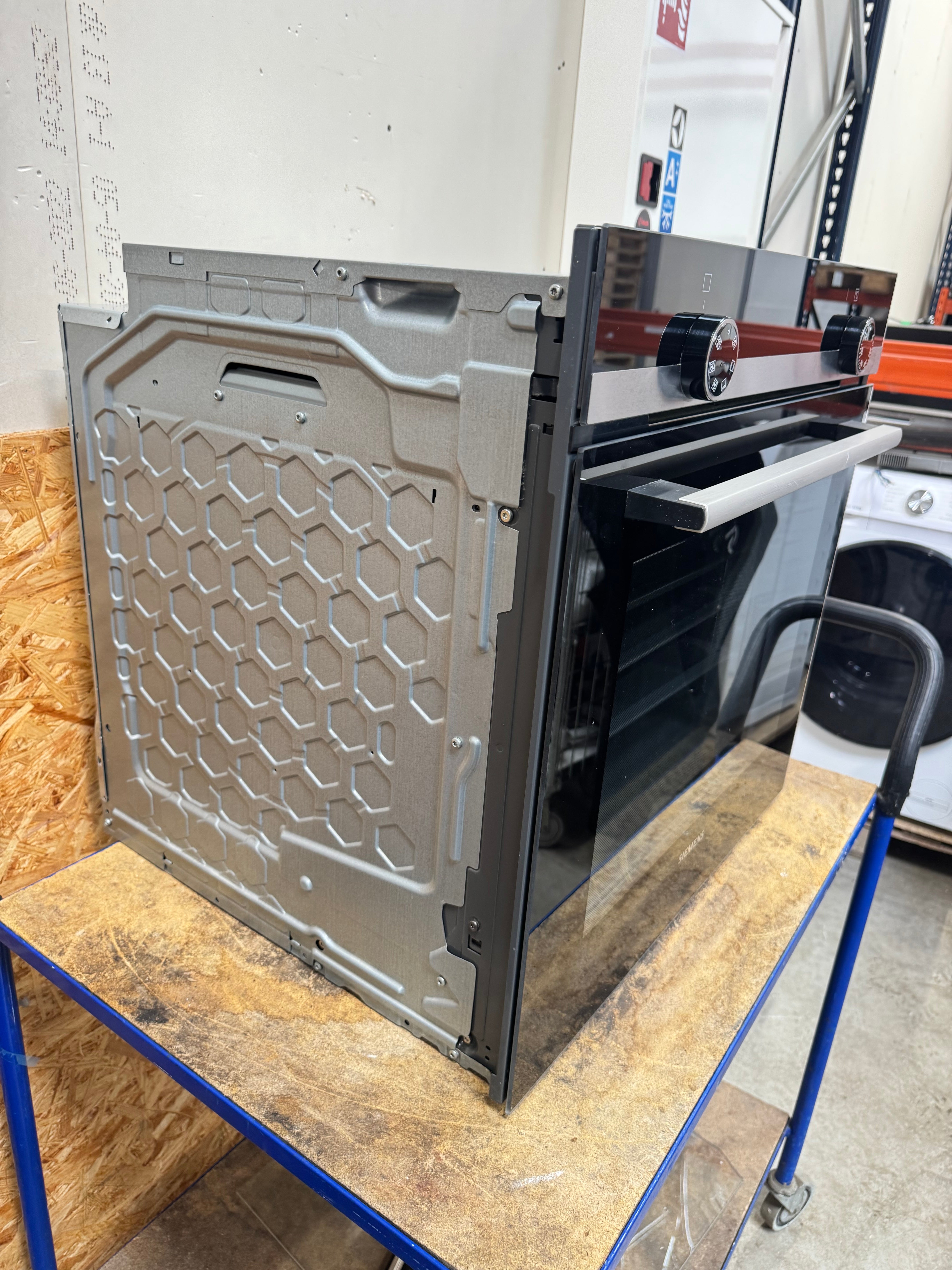 Siemens indbygningsovn HB510ABR0S - D18641