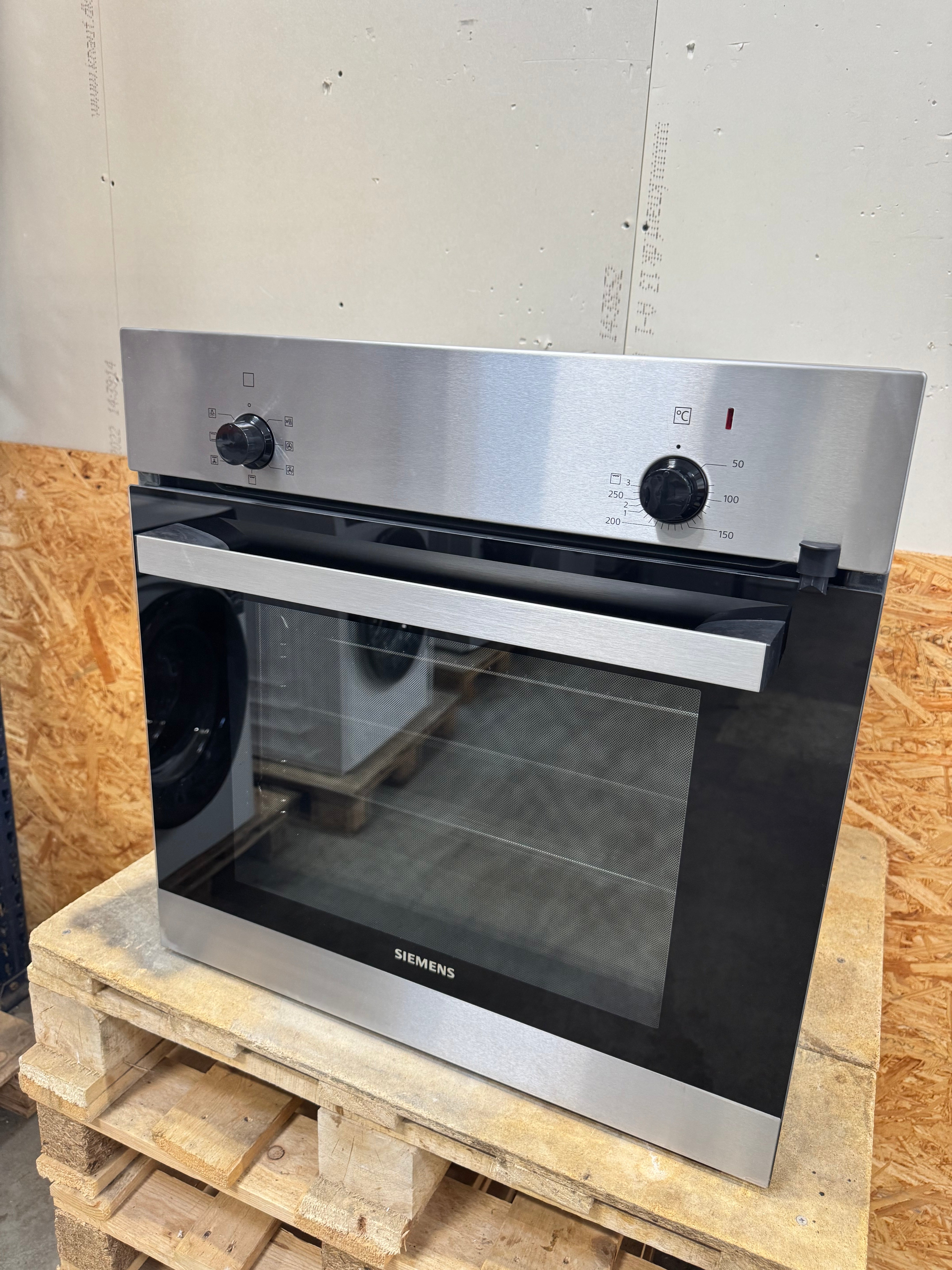 Siemens indbygningsovn HB010FBR1S - D19344