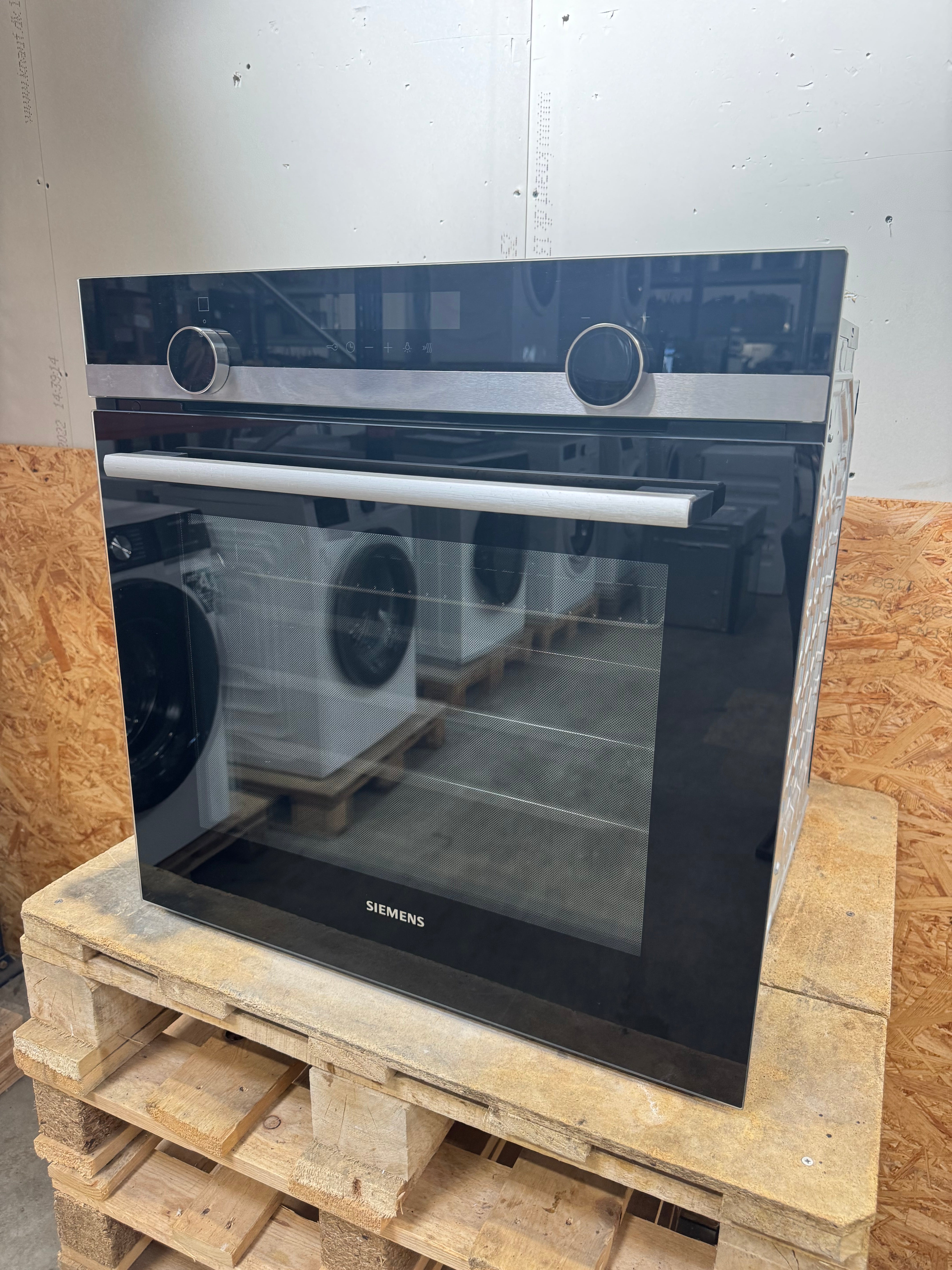 Siemens indbygningsovn HB578ACS0S - D19453