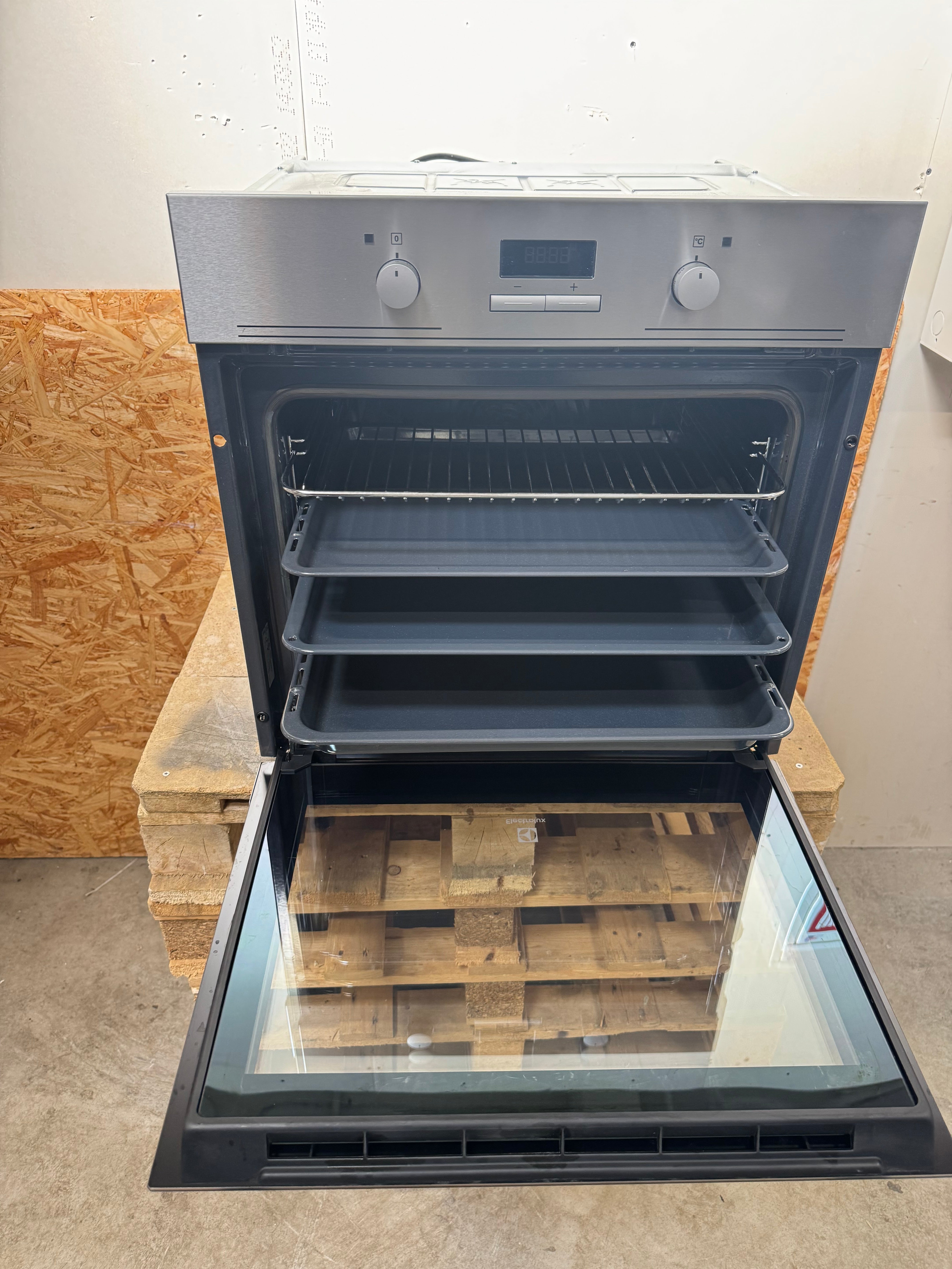 Electrolux indbygningsovn EOB200X - D19351