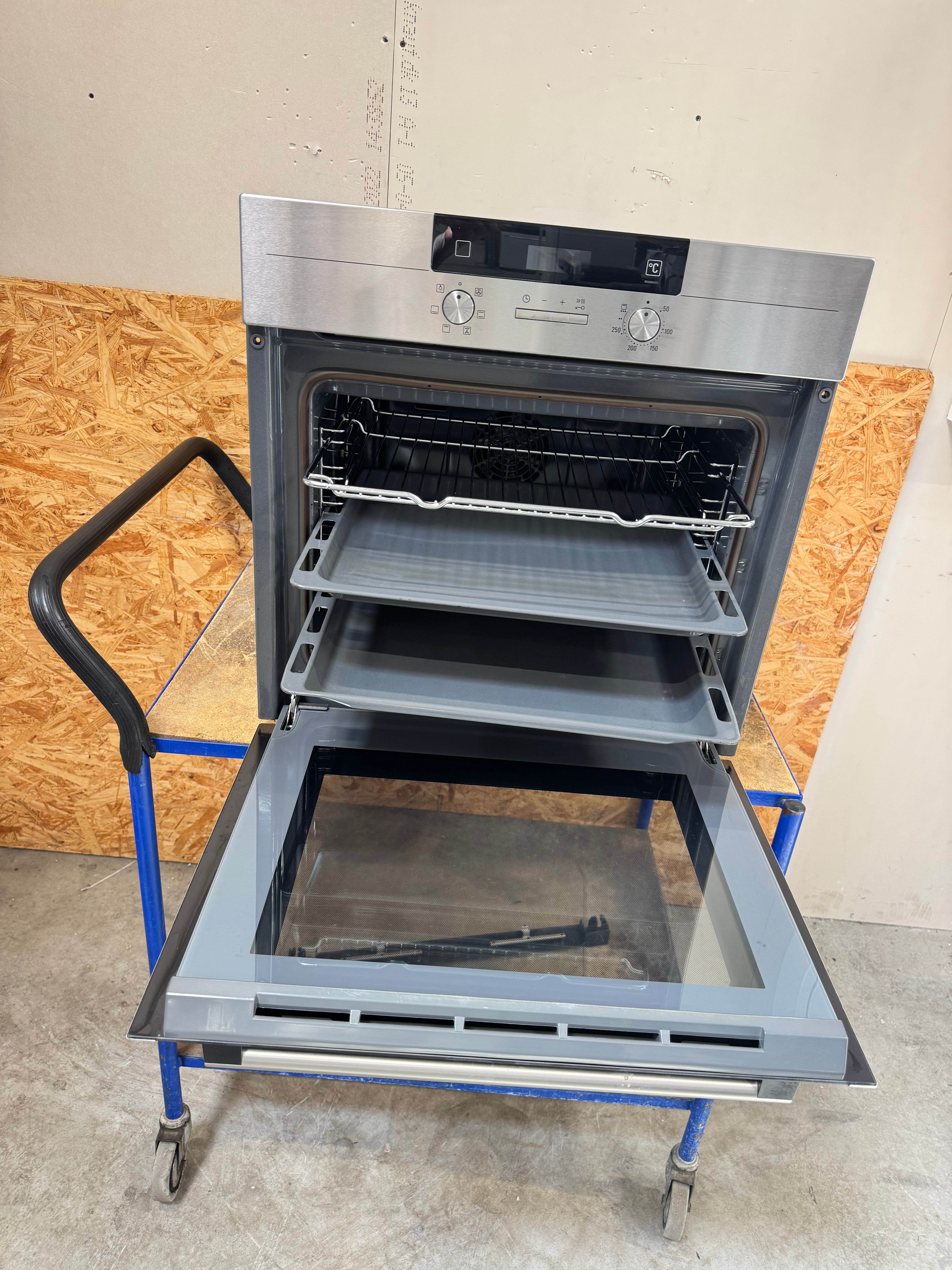 Siemens iQ500 indbygningsovn HB23AB522S - D19025