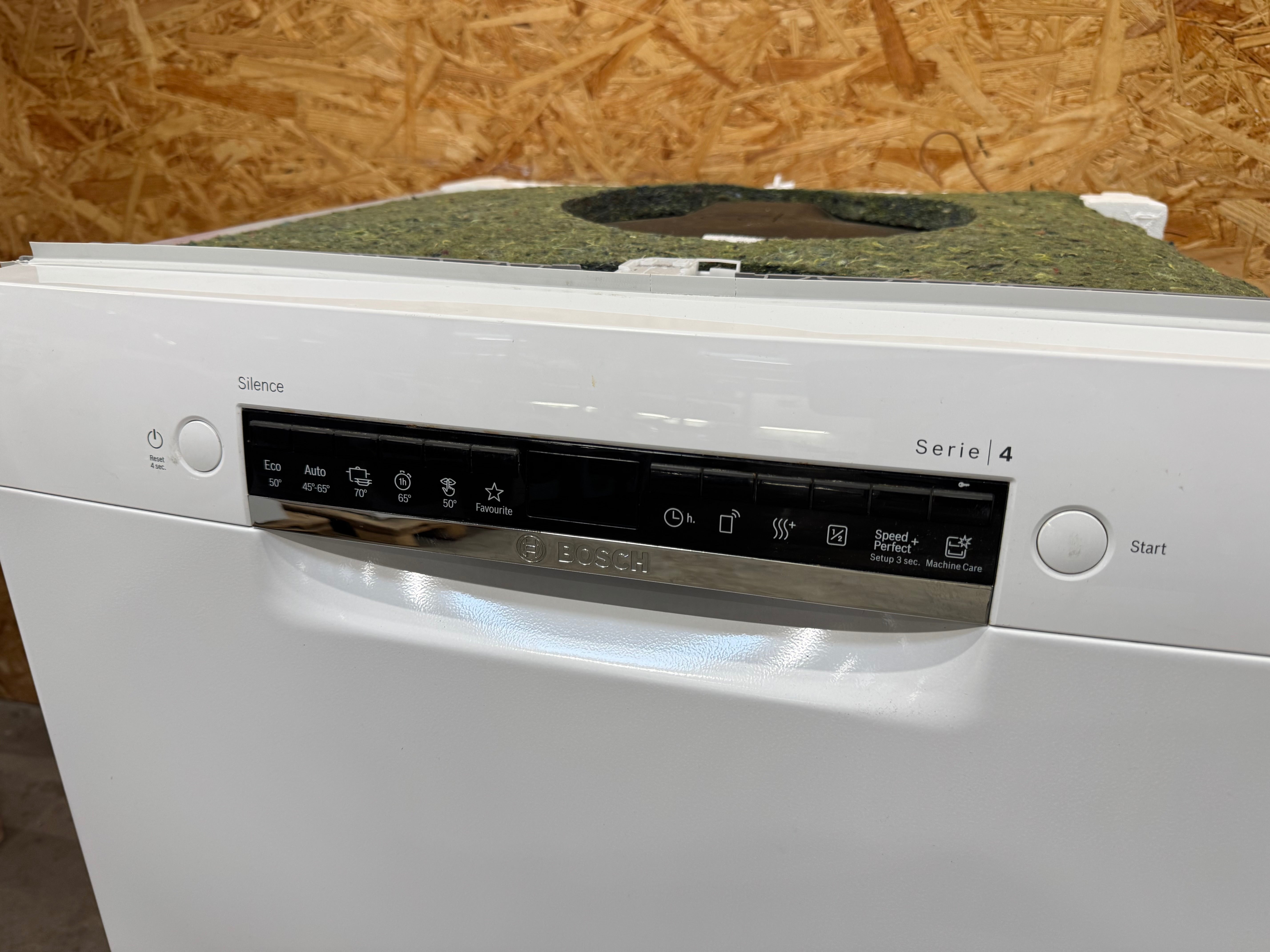Bosch Series 4 opvaskemaskine SMU4HKW12E - D19599