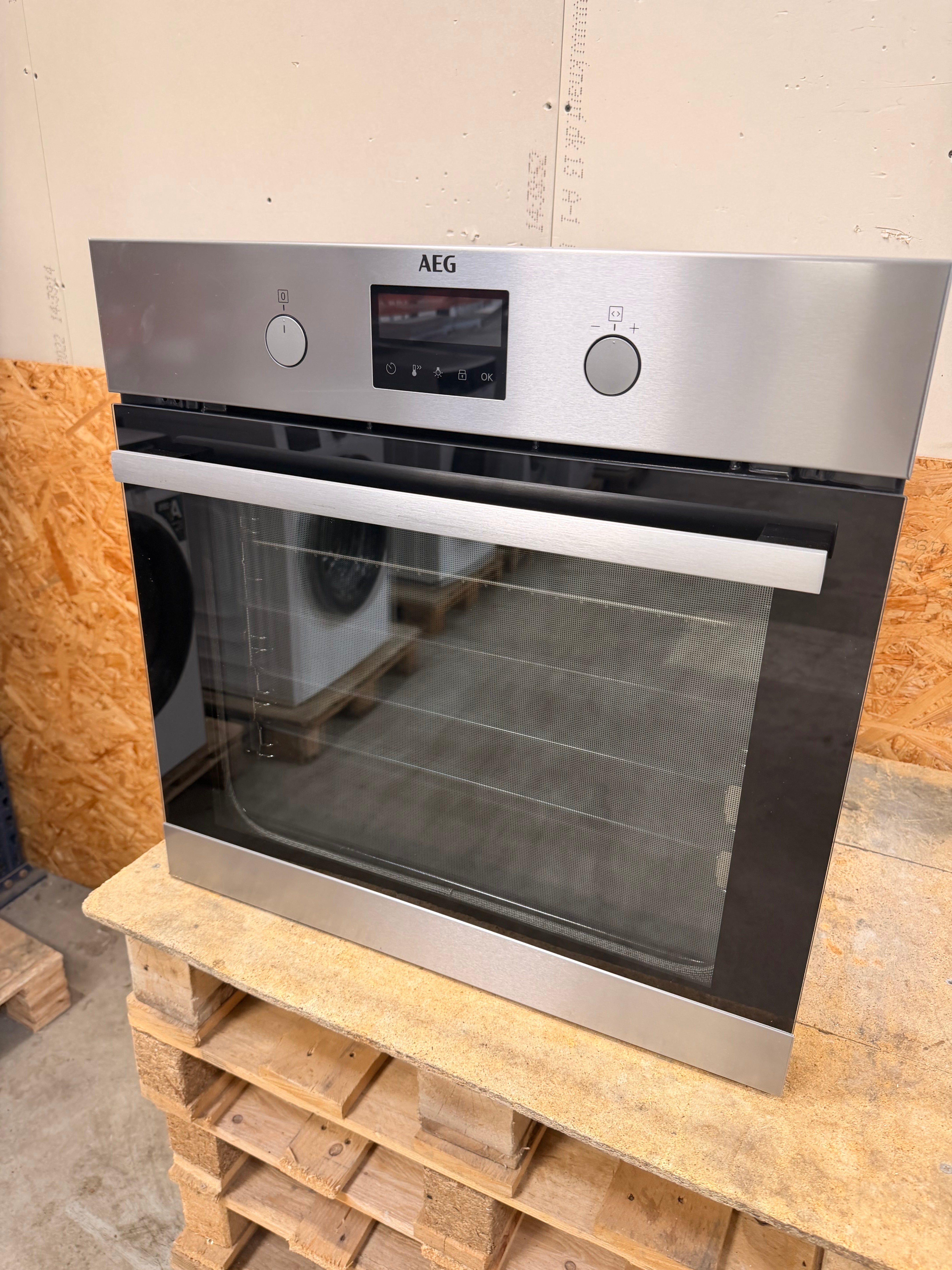 AEG Indbygningsovn BCP6000M - D19943