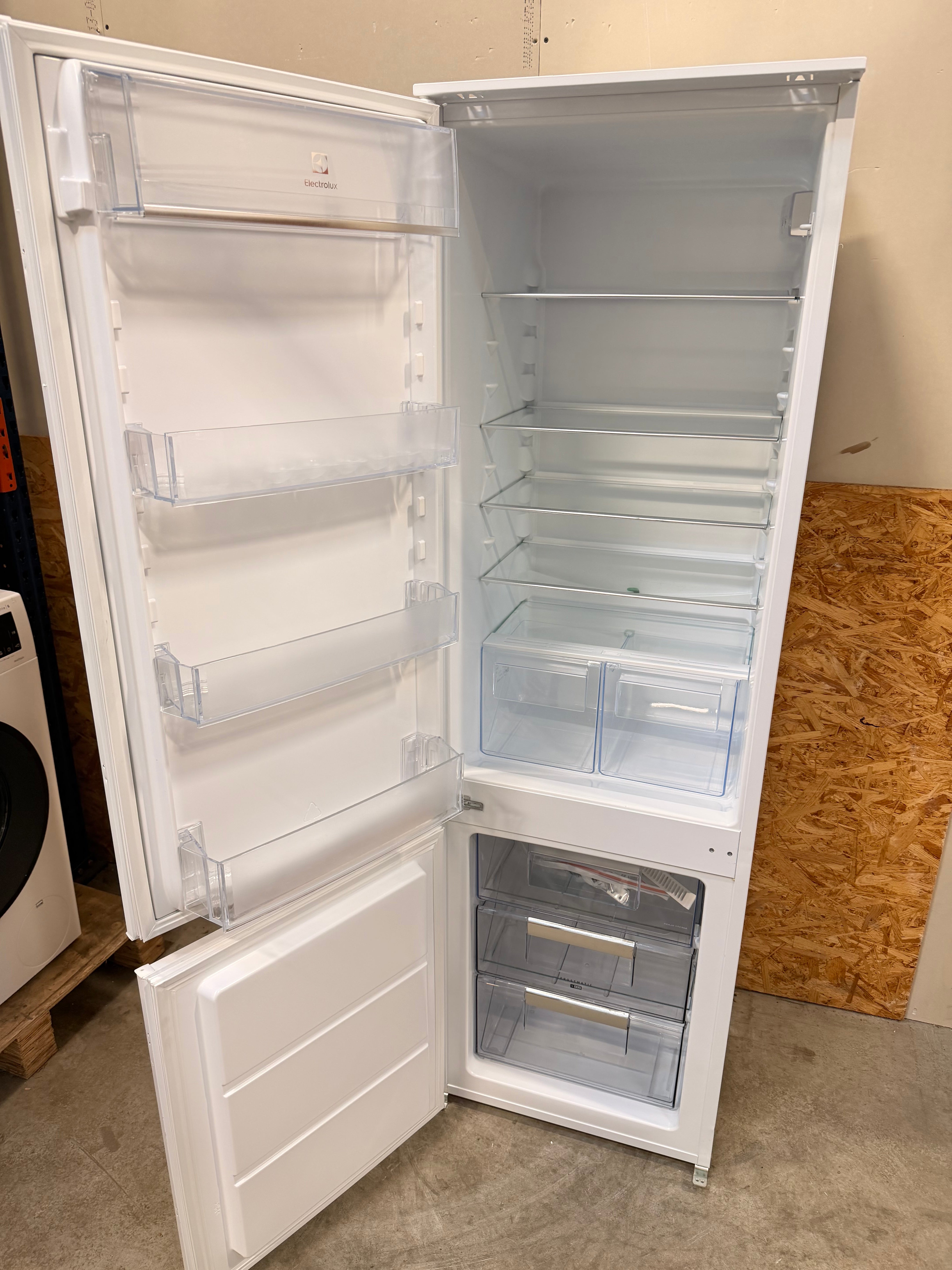 Electrolux integrerbart køle/fryseskab LNT3LF18S - D19543