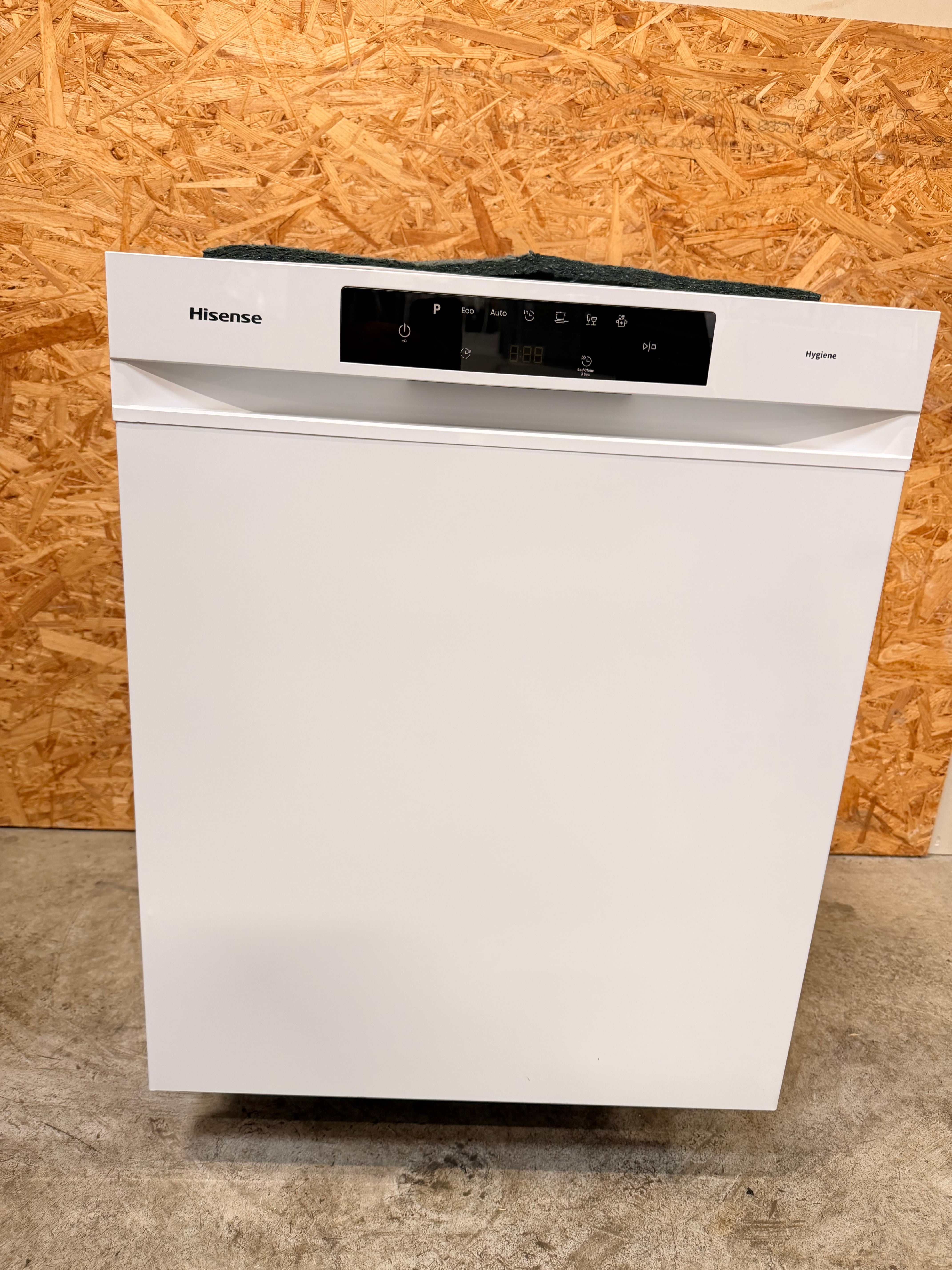 Hisense opvaskemaskine HBU642CW - D20019