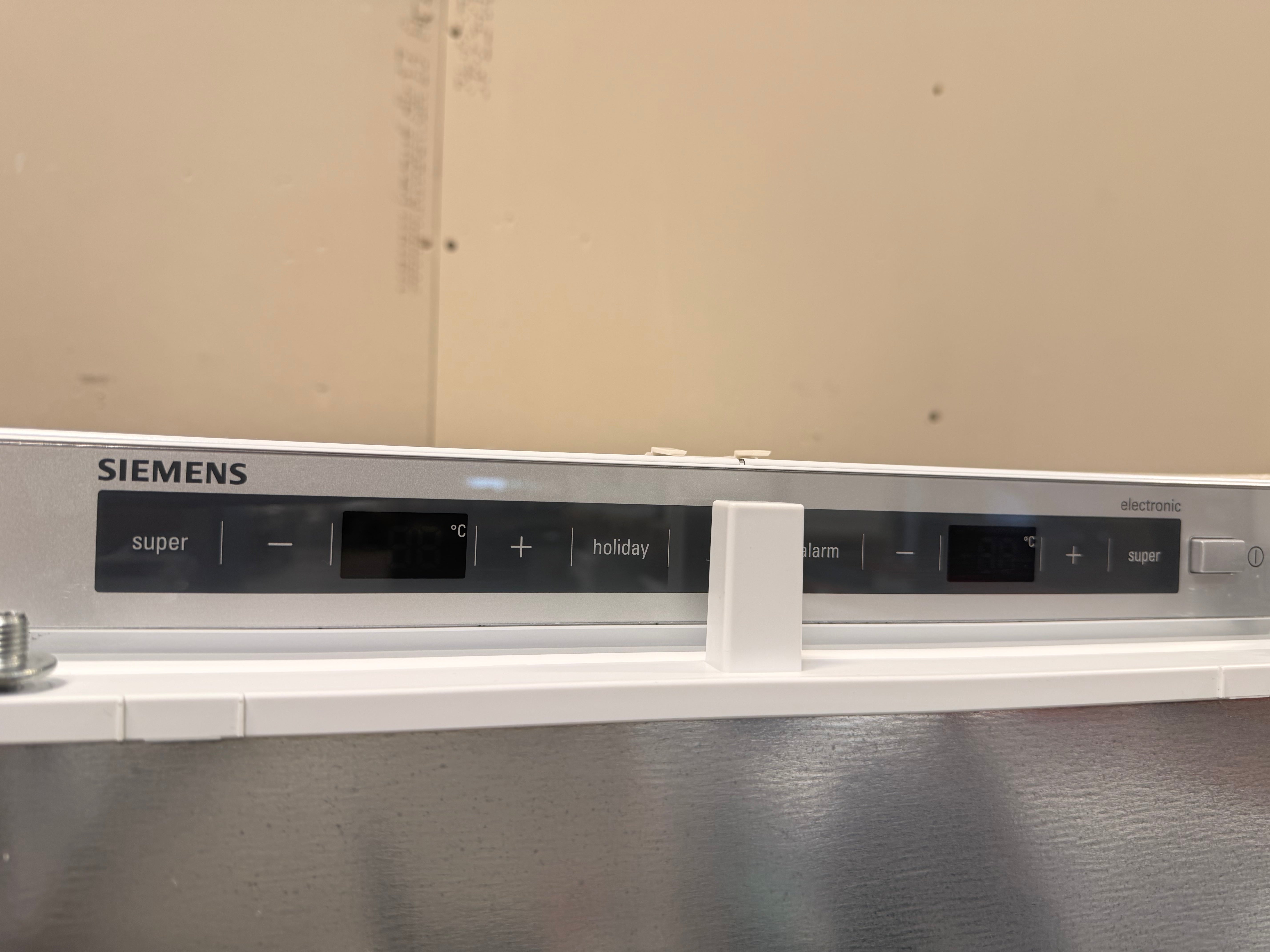 Siemens integrerbar køle/fryseskab KI87SAD30 - D19535